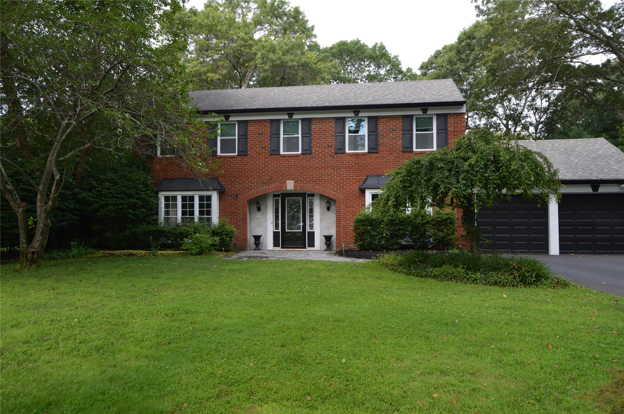 6 Lyon Crescent, Mount Sinai, NY 11766
