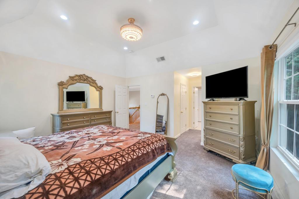 17 Mercer Street, Port Jefferson Station, NY 11776