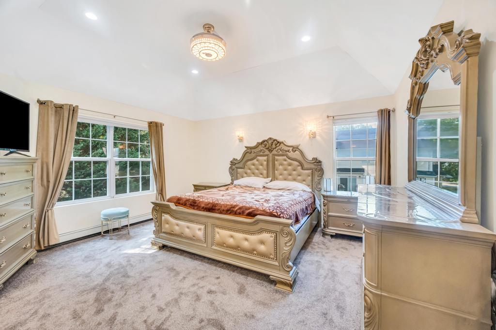 17 Mercer Street, Port Jefferson Station, NY 11776