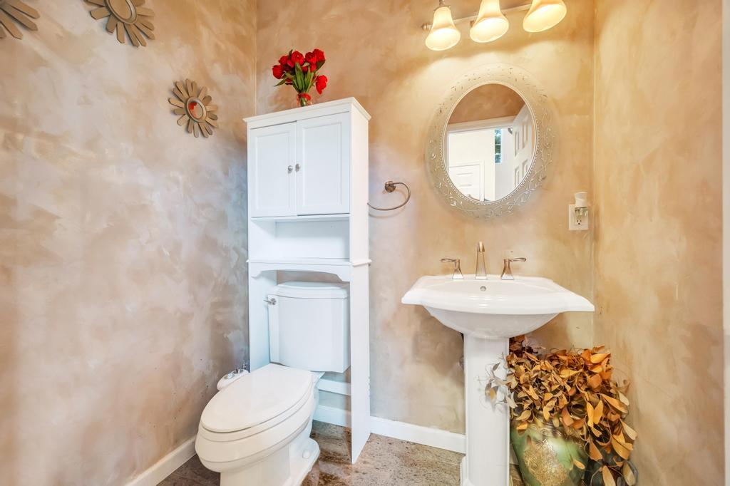 17 Mercer Street, Port Jefferson Station, NY 11776