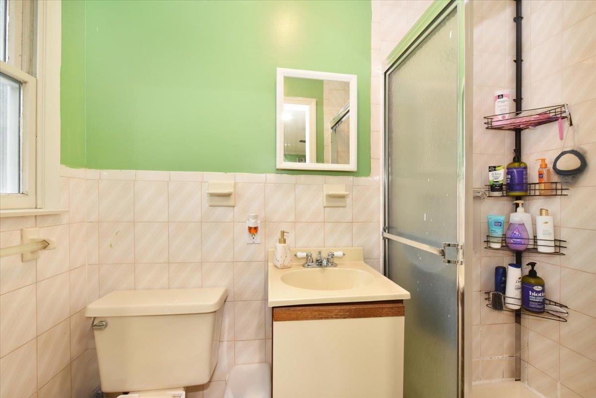 23 Monroe Street, Franklin Square, NY 11010