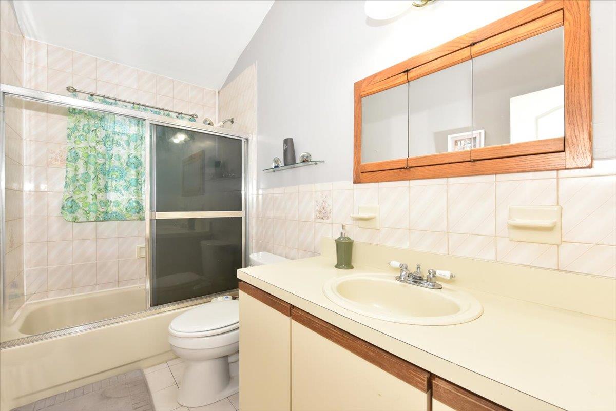 23 Monroe Street, Franklin Square, NY 11010