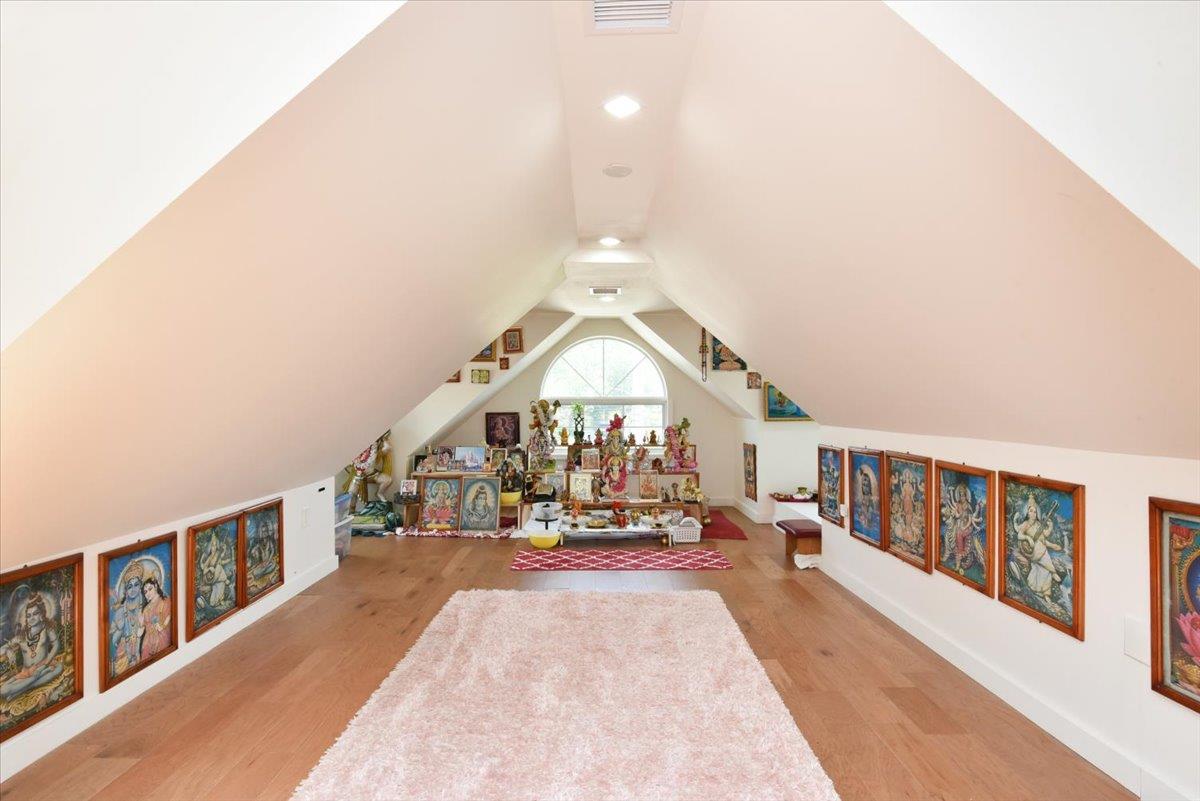 86-22 Somerset Street, Jamaica Estates, NY 11432