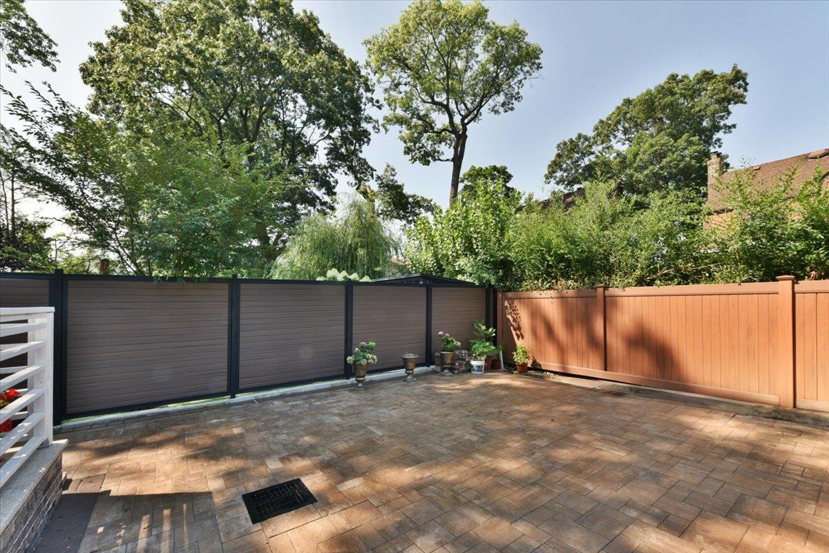 86-22 Somerset Street, Jamaica Estates, NY 11432