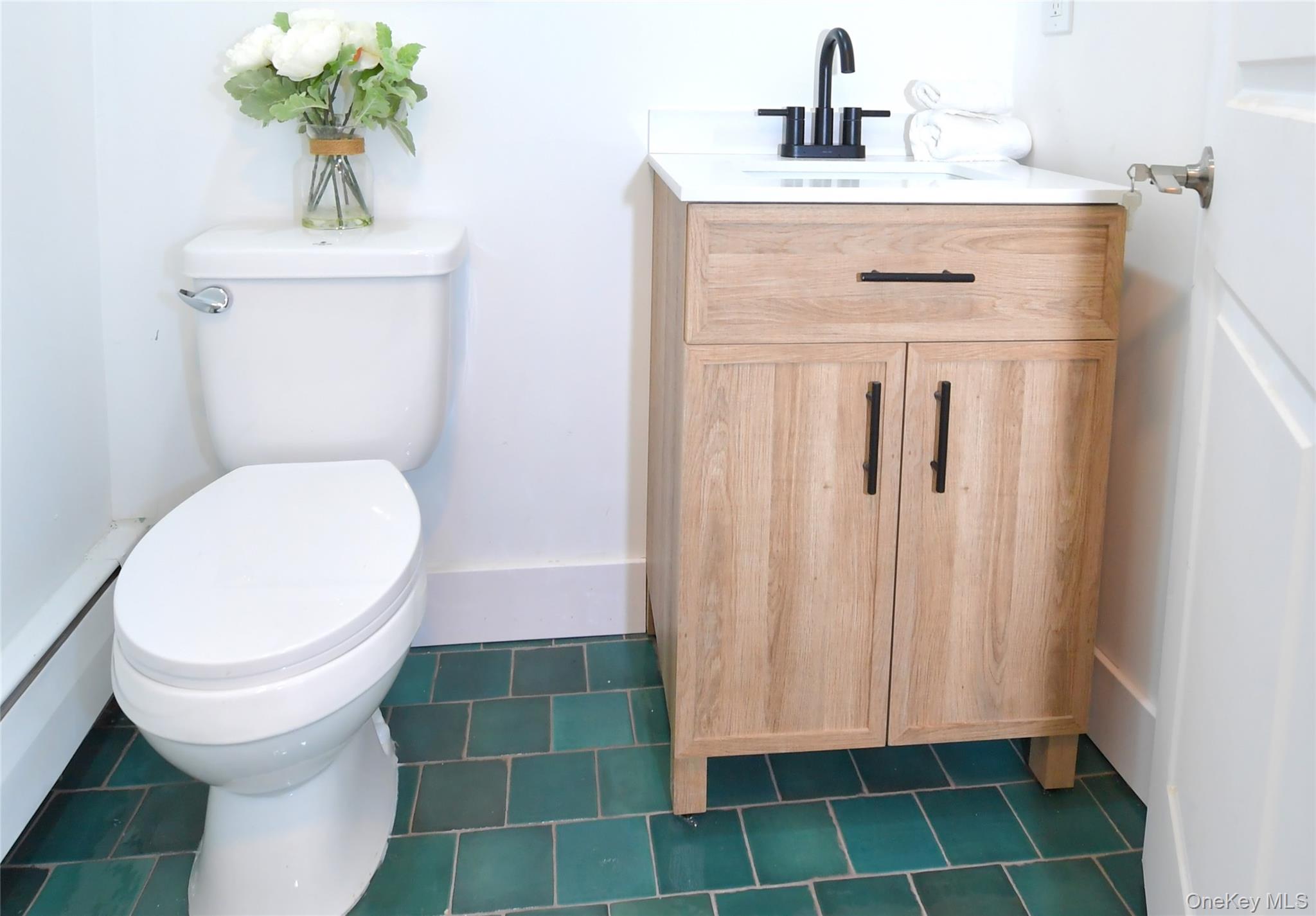 47 Waterbury Road, Warwick, NY 10990