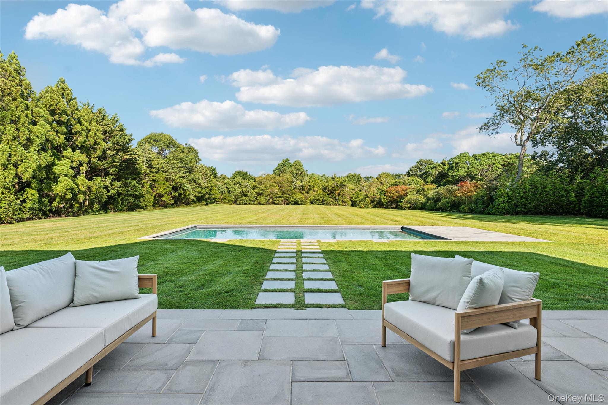 21 Cedar Lane, Remsenburg, NY 11960