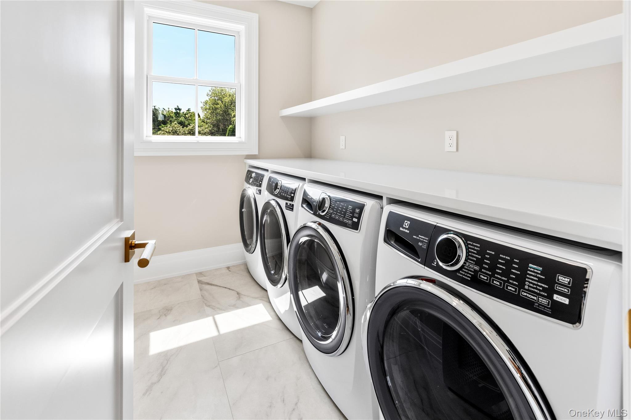 21 Cedar Lane, Remsenburg, NY 11960