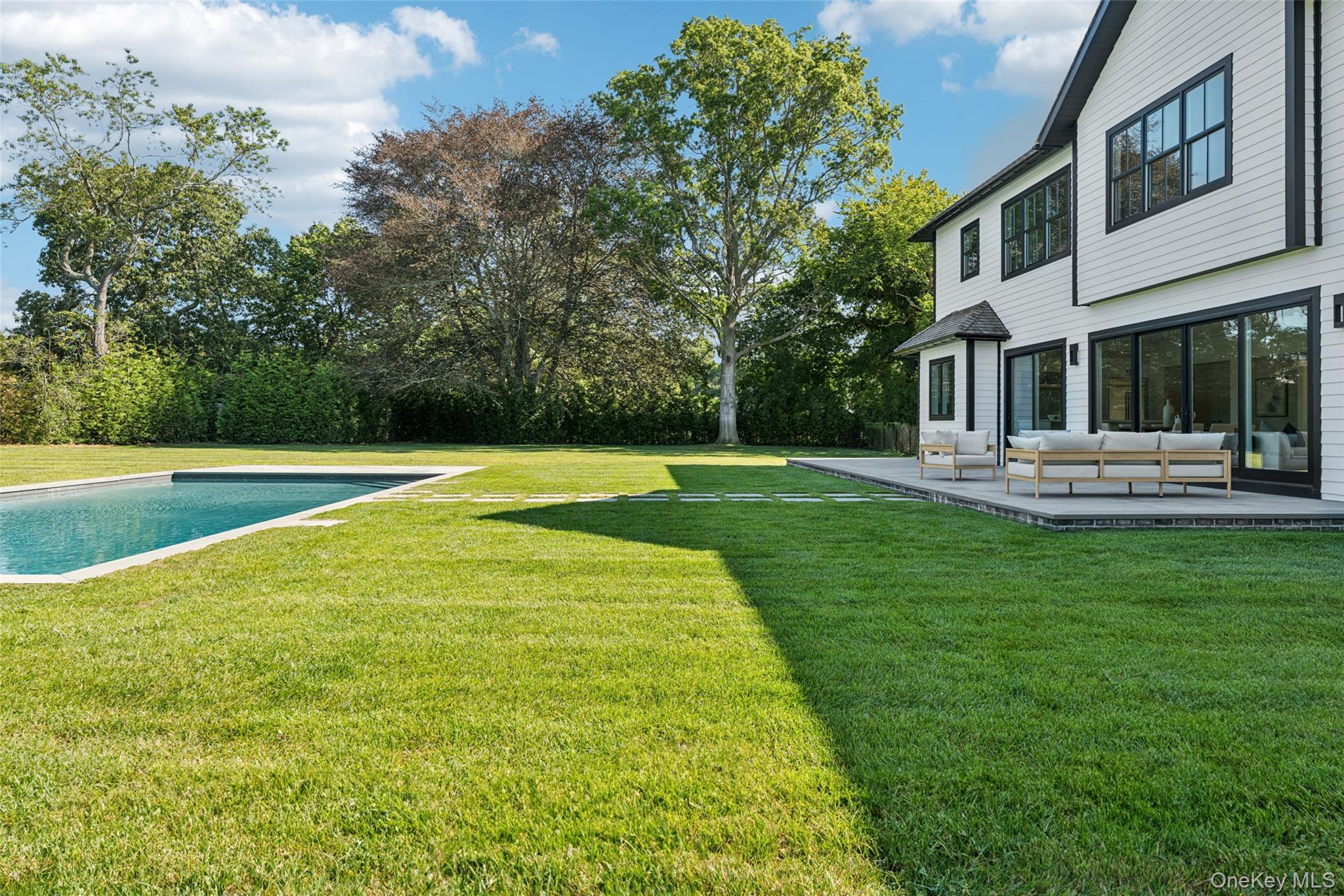 21 Cedar Lane, Remsenburg, NY 11960