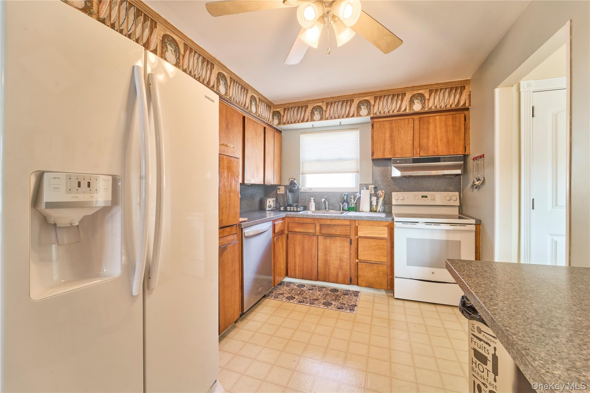 17 Sheridan Road, Babylon, NY 11702