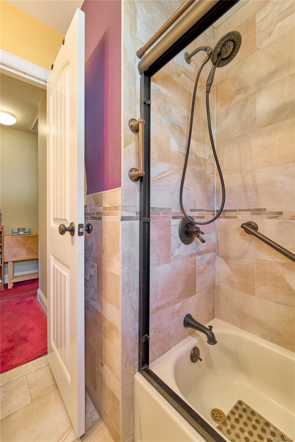 17 Sheridan Road, Babylon, NY 11702