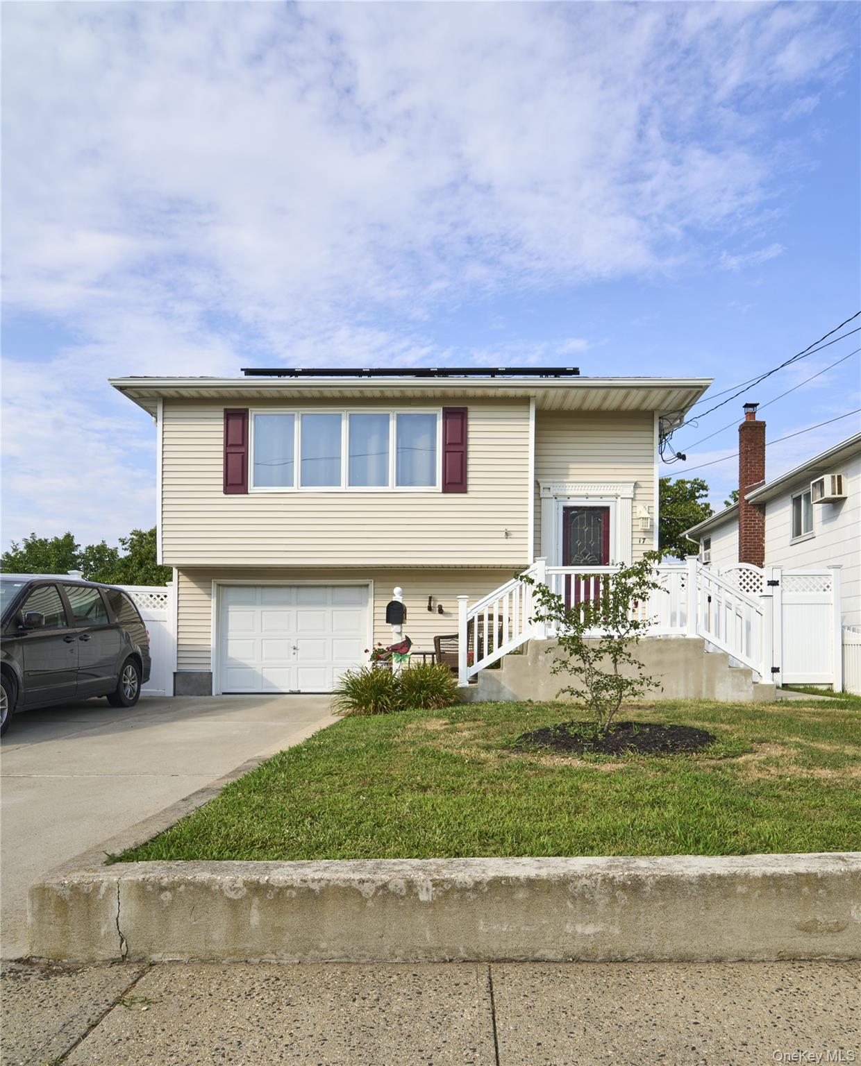 17 Sheridan Road, Babylon, NY 11702