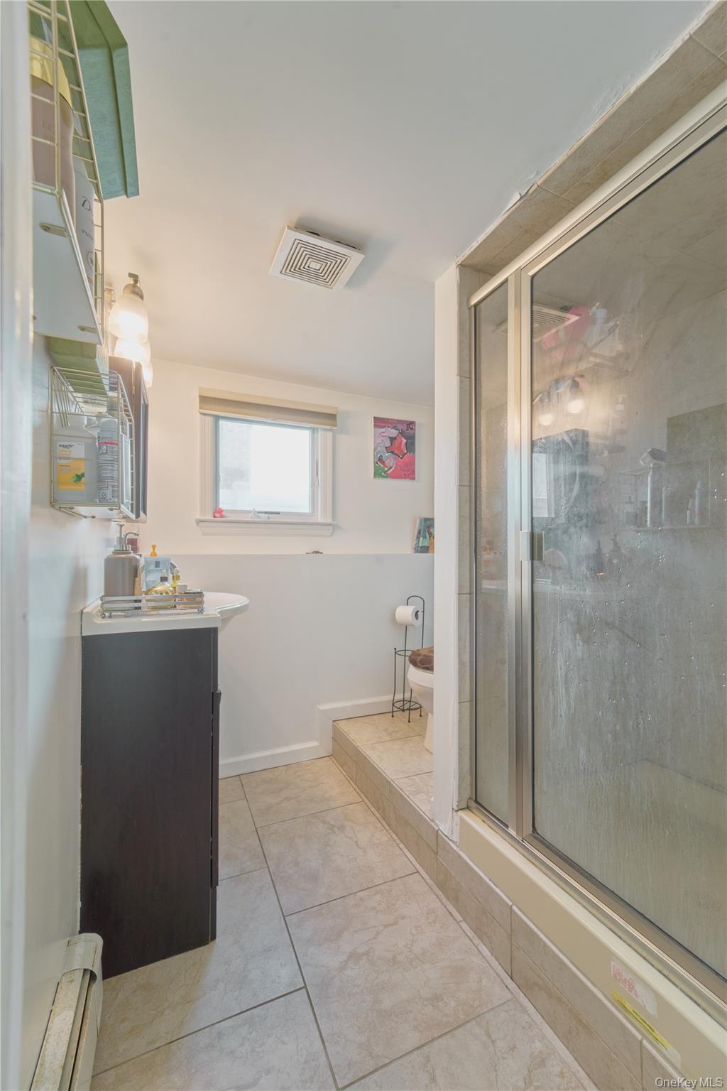 17 Sheridan Road, Babylon, NY 11702