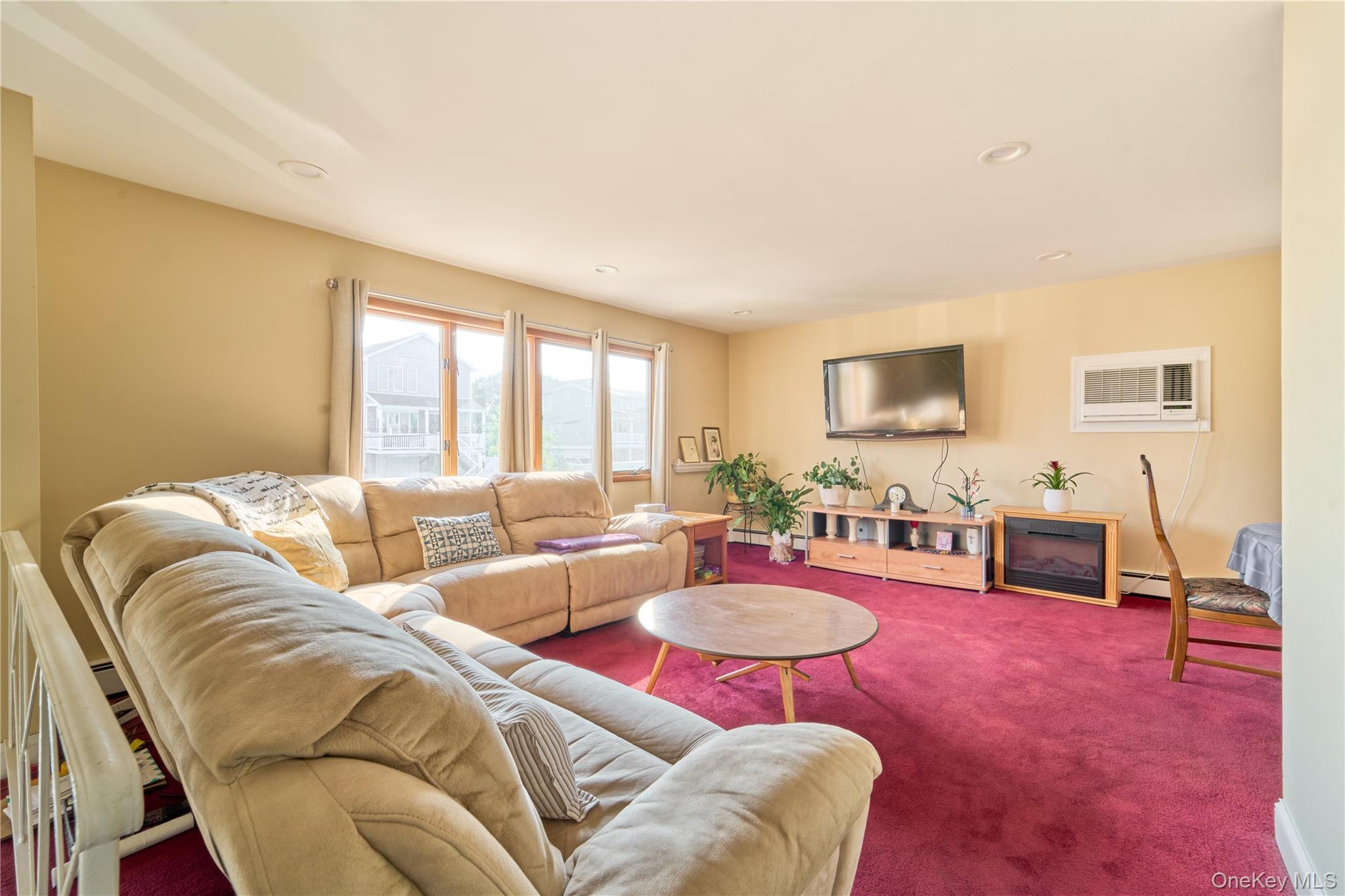 17 Sheridan Road, Babylon, NY 11702