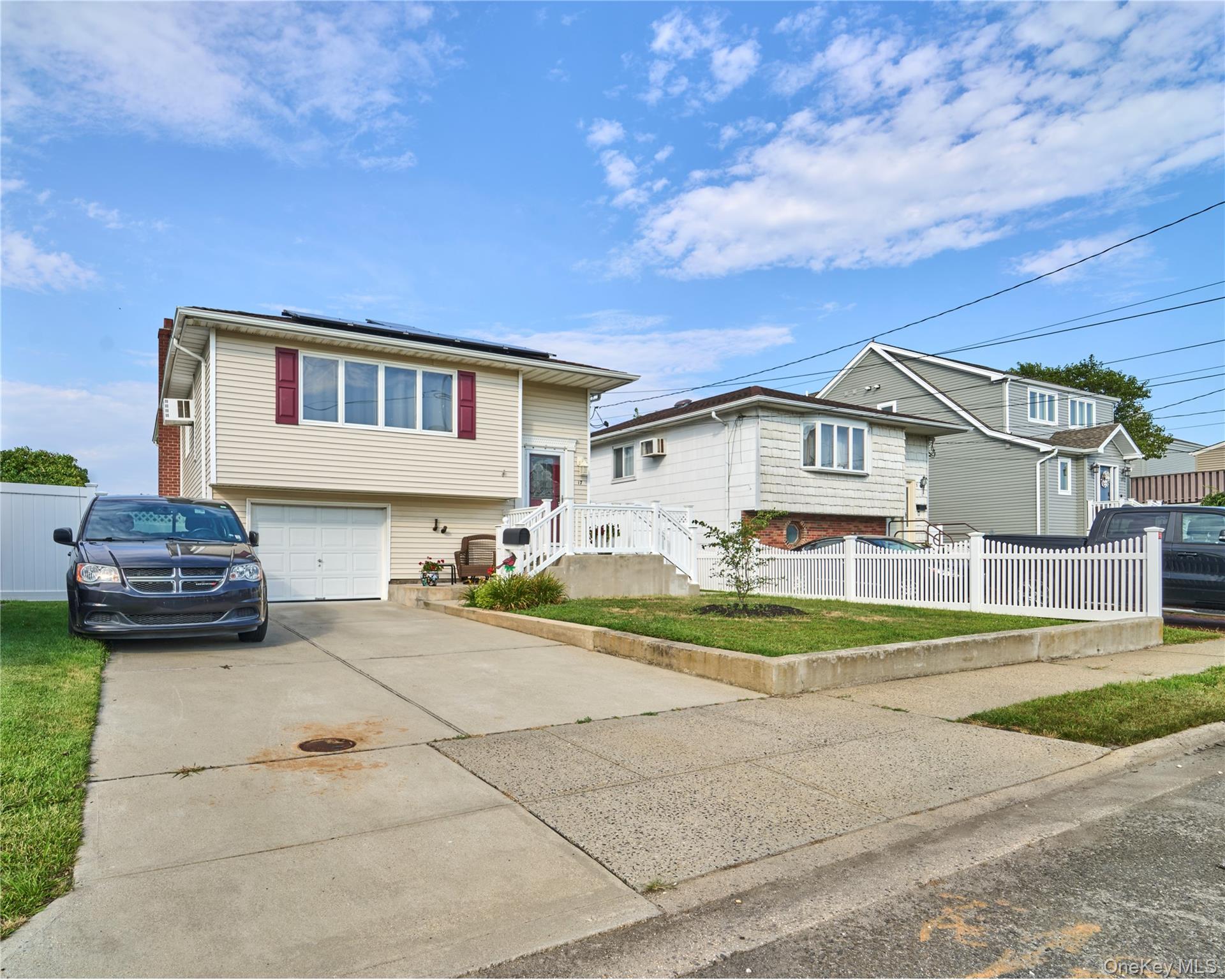 17 Sheridan Road, Babylon, NY 11702