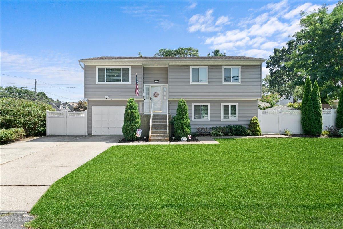 235 McCall Avenue, West Islip, NY 11795