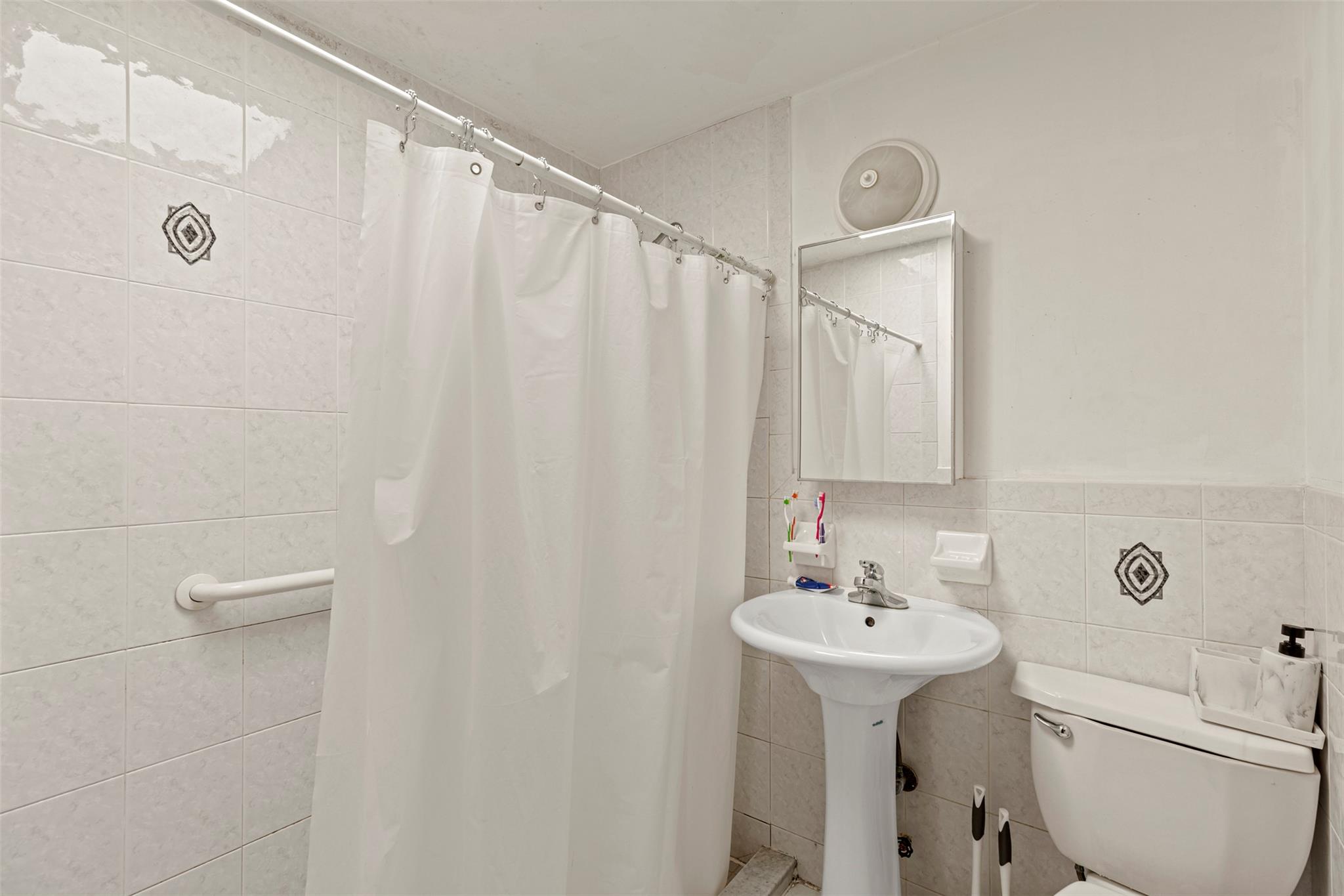 976 Sackett Avenue, Bronx, NY 10462