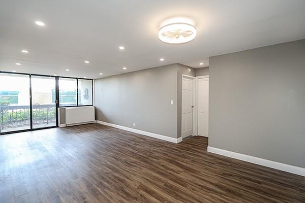 2 Bay Club Drive # 1Z3, Bayside, NY 11360