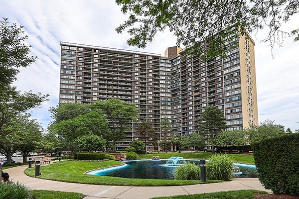 2 Bay Club Drive # 1Z3, Bayside, NY 11360