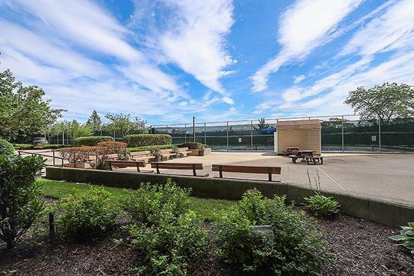 2 Bay Club Drive # 1Z3, Bayside, NY 11360