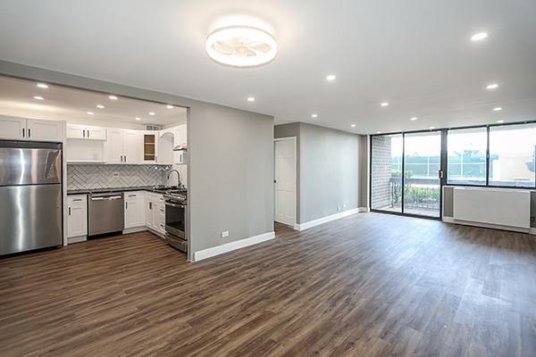 2 Bay Club Drive # 1Z3, Bayside, NY 11360