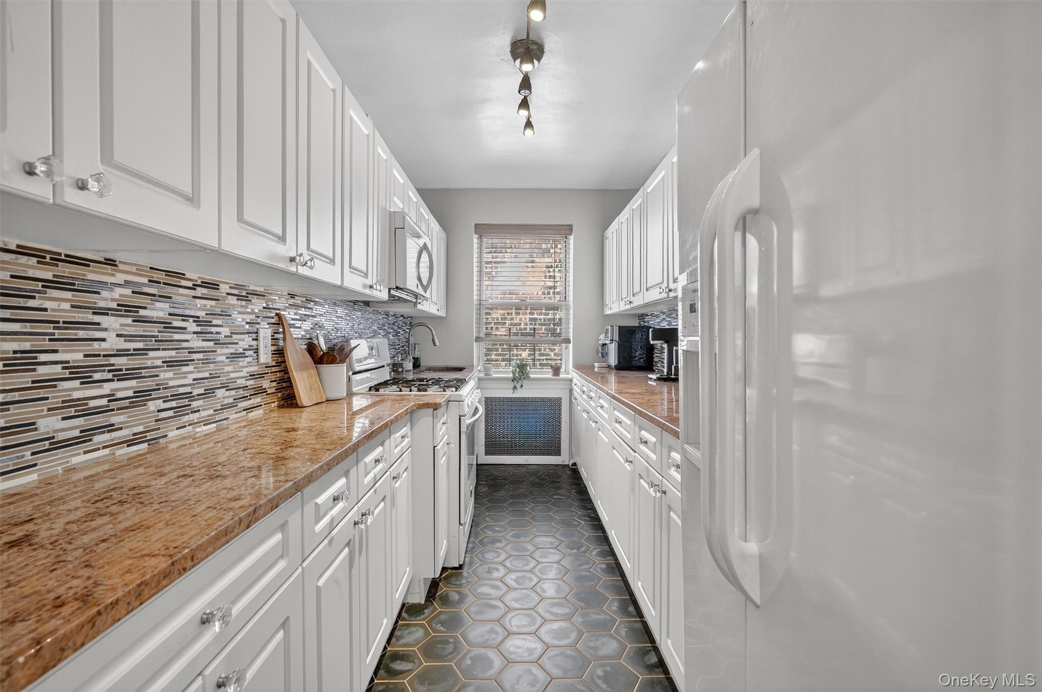 474 W 238th Street # 6A, Bronx, NY 10463