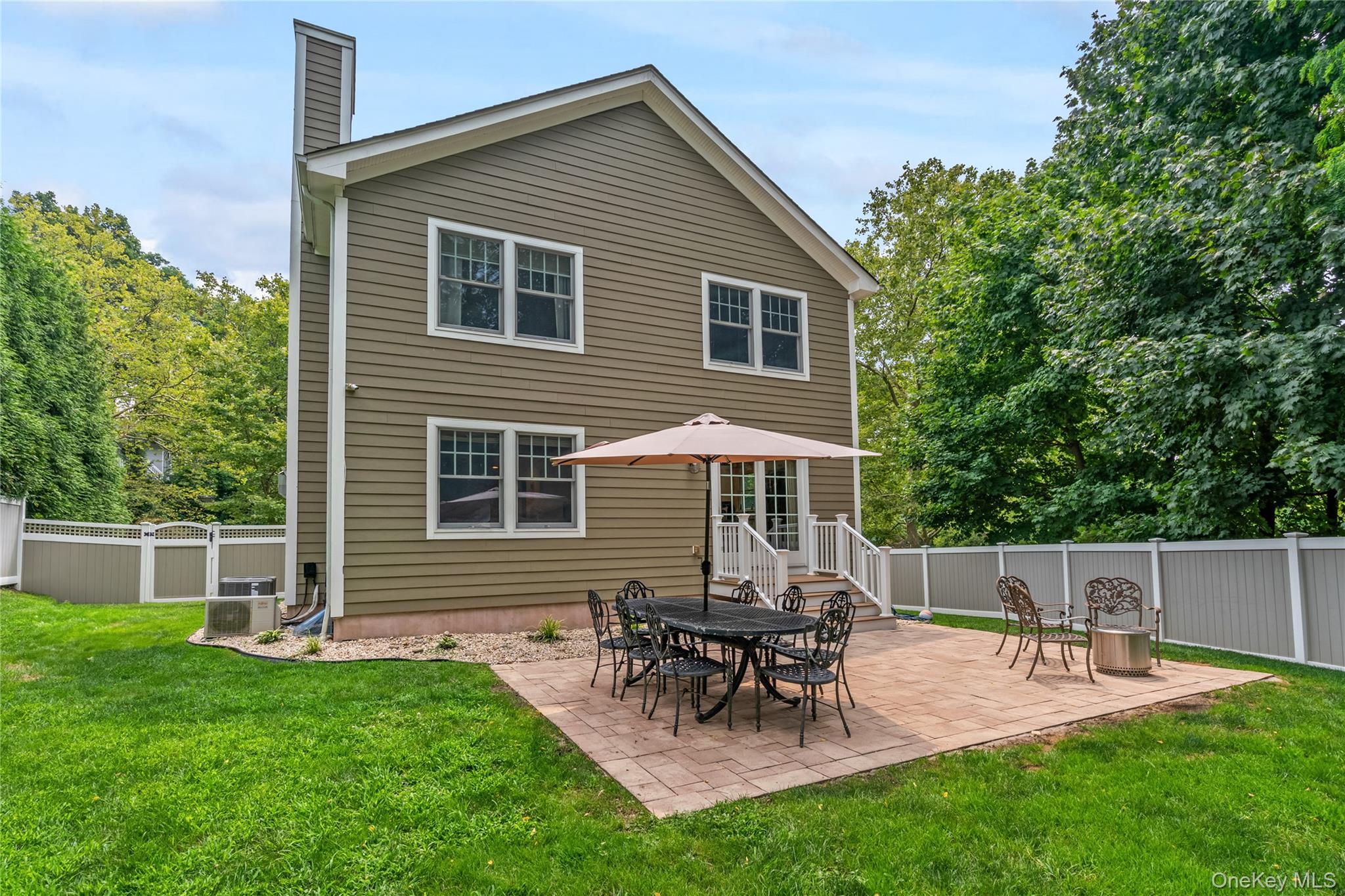 10 Northwood Circle, Huntington, NY 11743