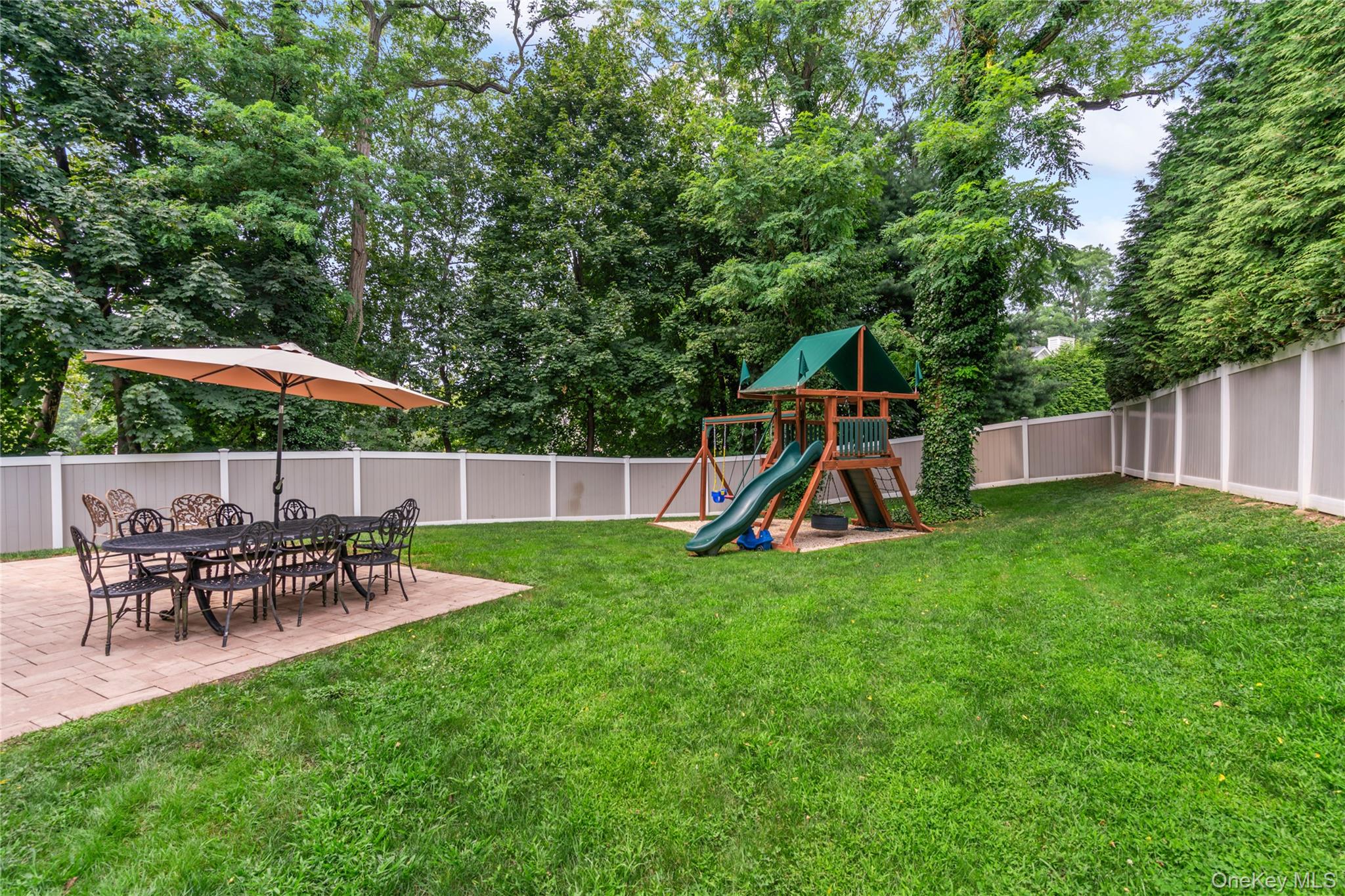 10 Northwood Circle, Huntington, NY 11743