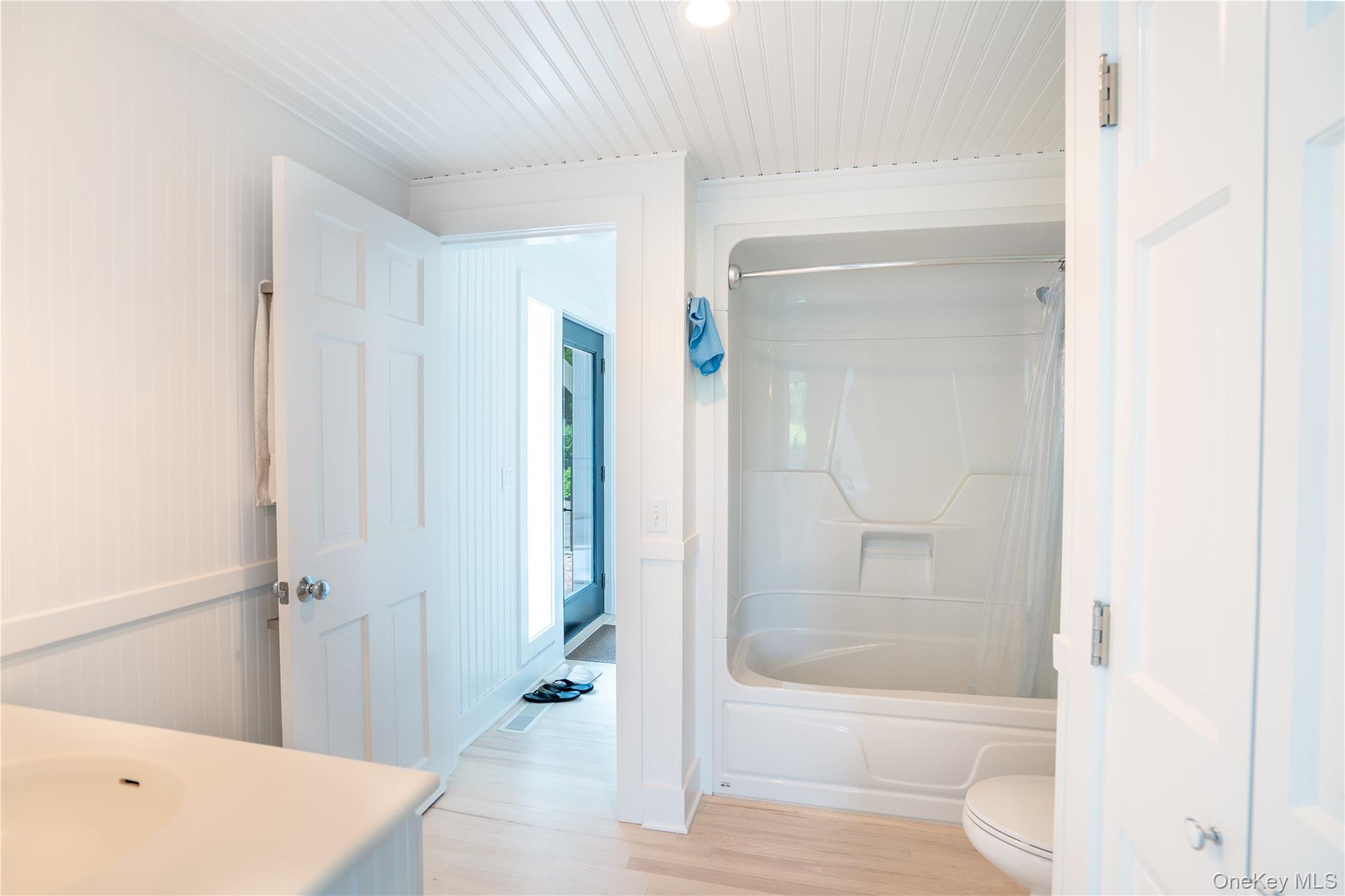 38099 Main Road, Orient, NY 11957