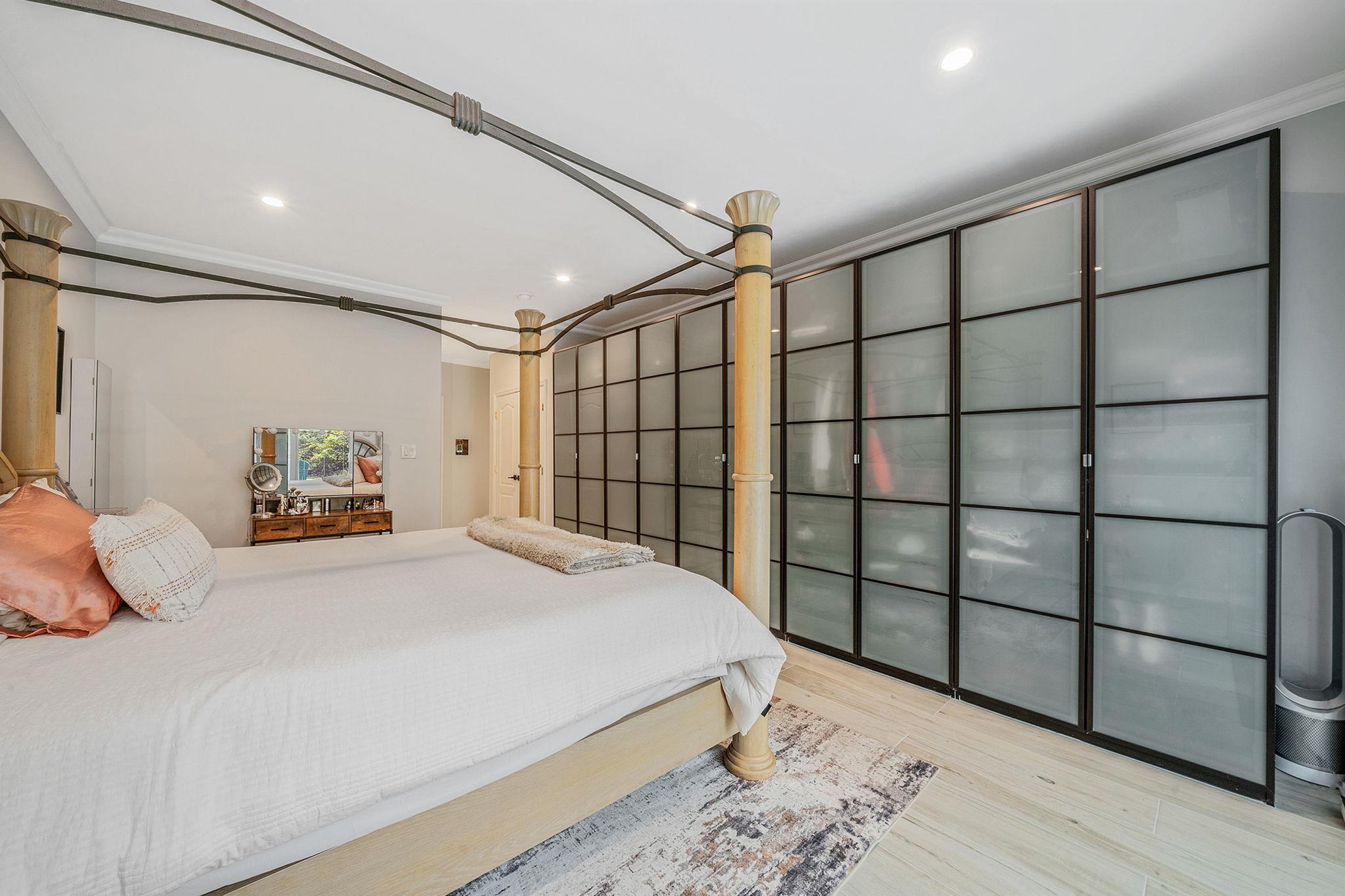 61 Windwatch Drive, Hauppauge, NY 11788