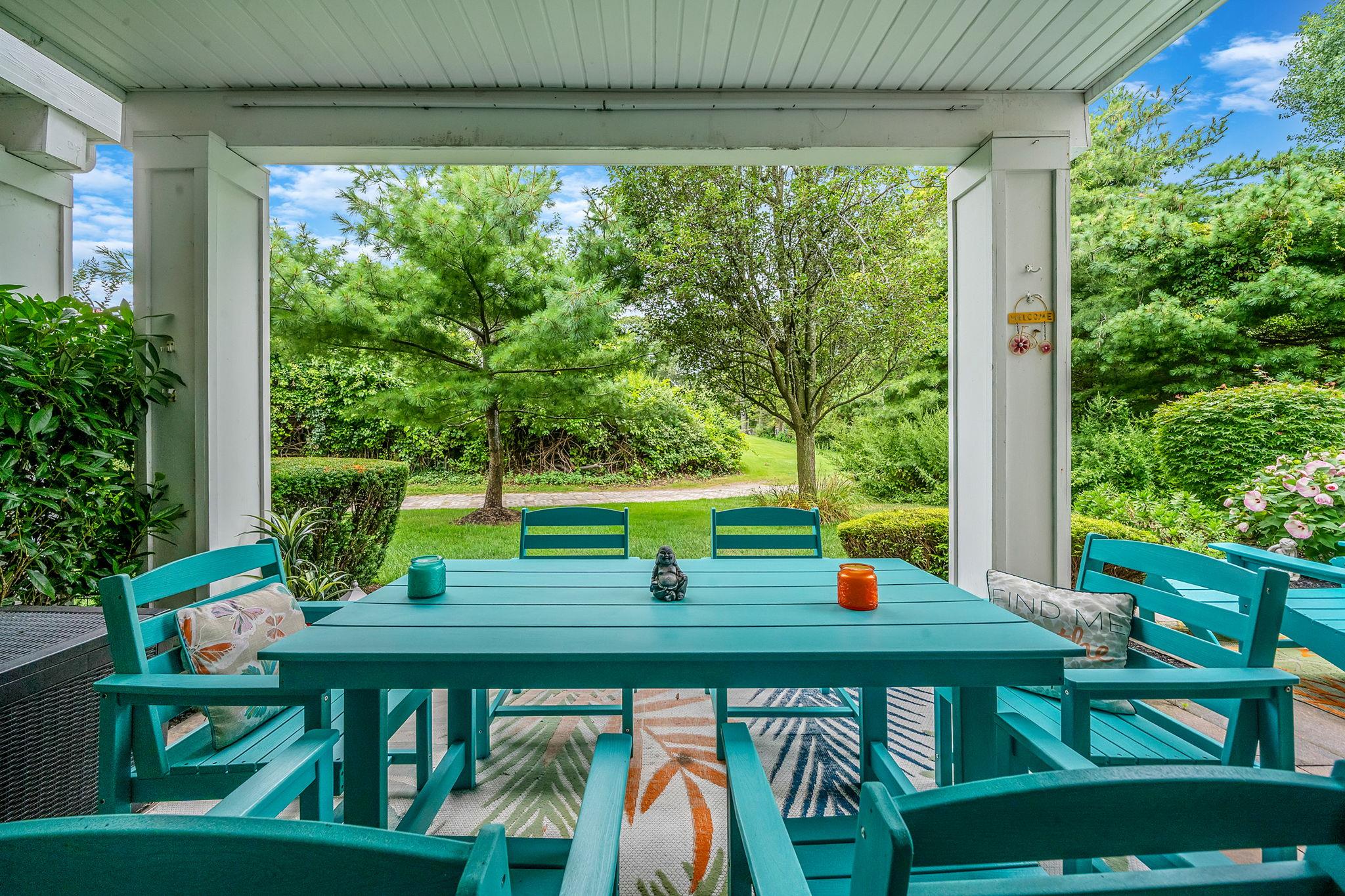 61 Windwatch Drive, Hauppauge, NY 11788