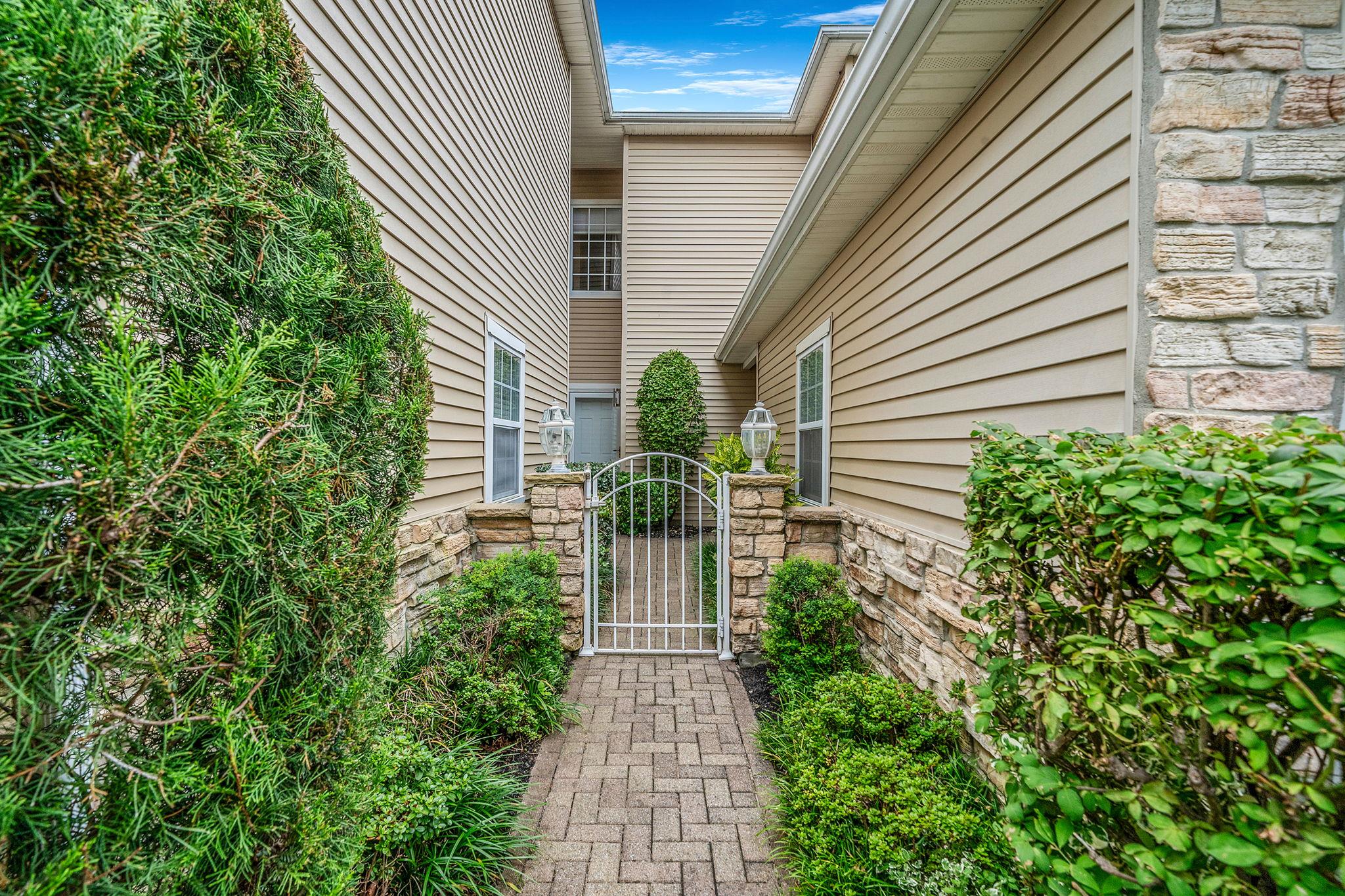 61 Windwatch Drive, Hauppauge, NY 11788