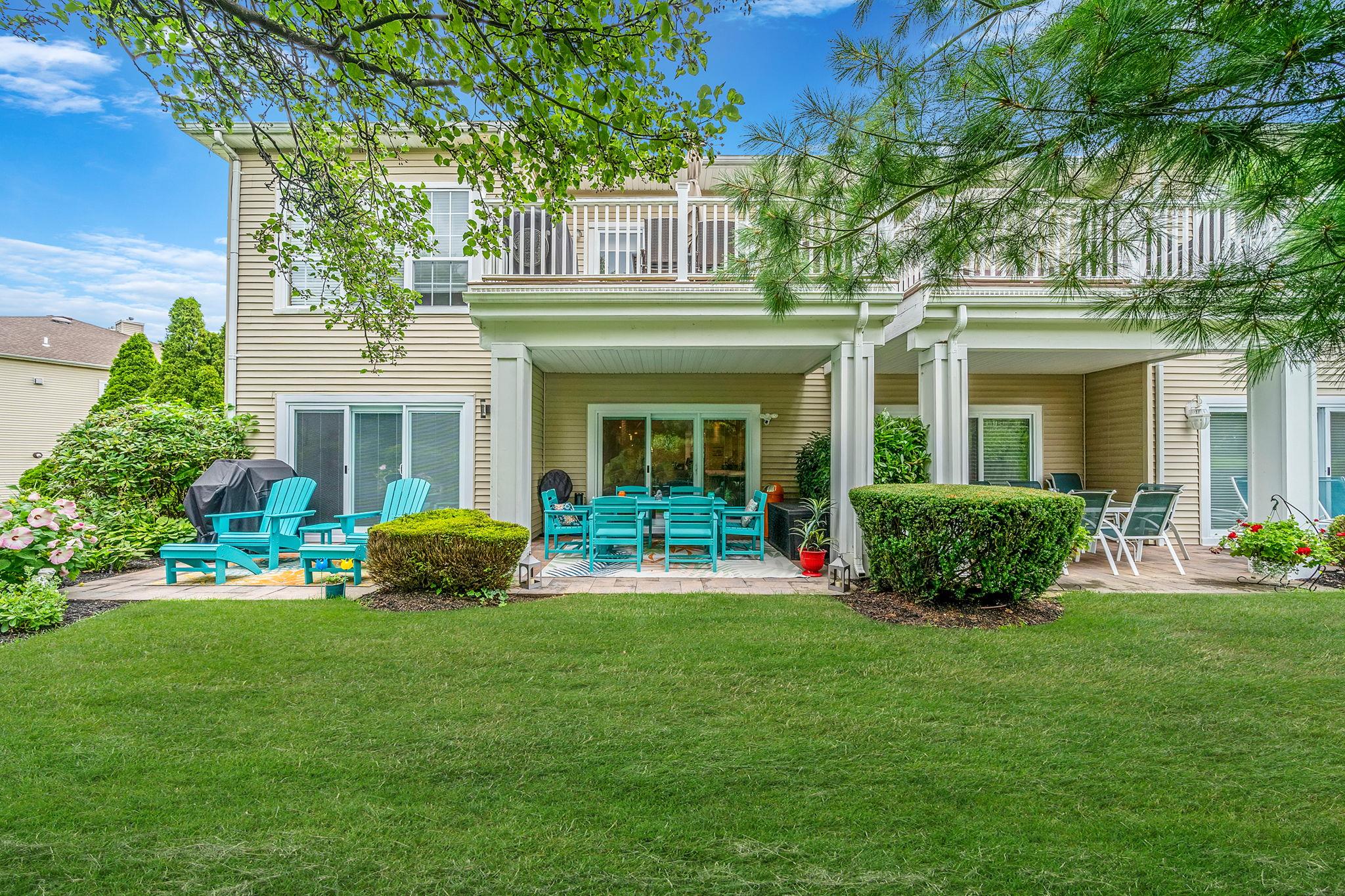 61 Windwatch Drive, Hauppauge, NY 11788