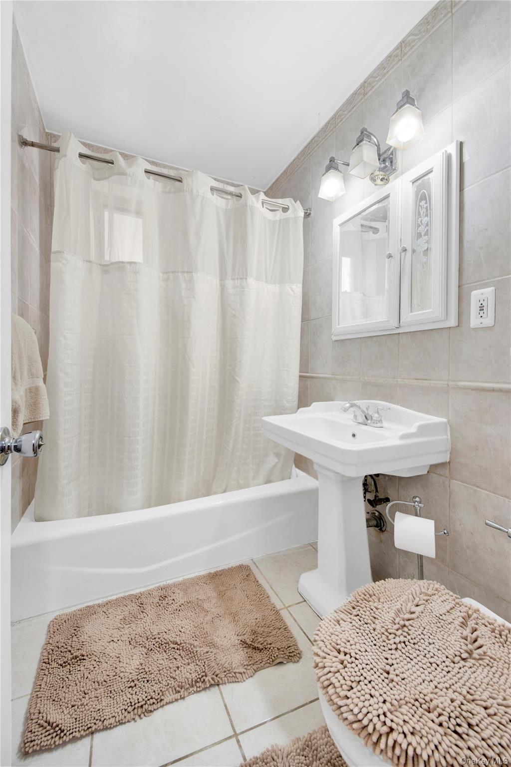 2080 Barnes Avenue # 3H, Bronx, NY 10462