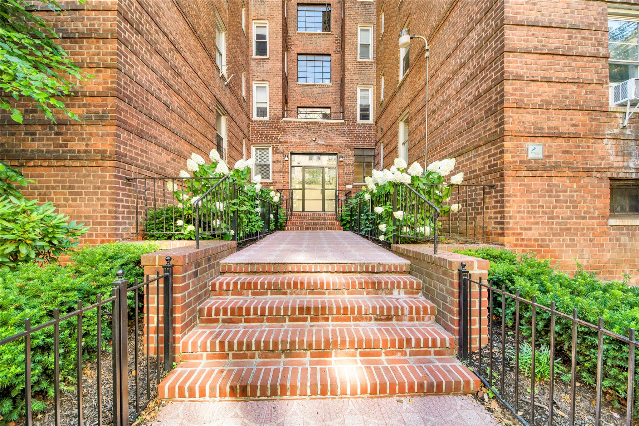 2080 Barnes Avenue # 3H, Bronx, NY 10462