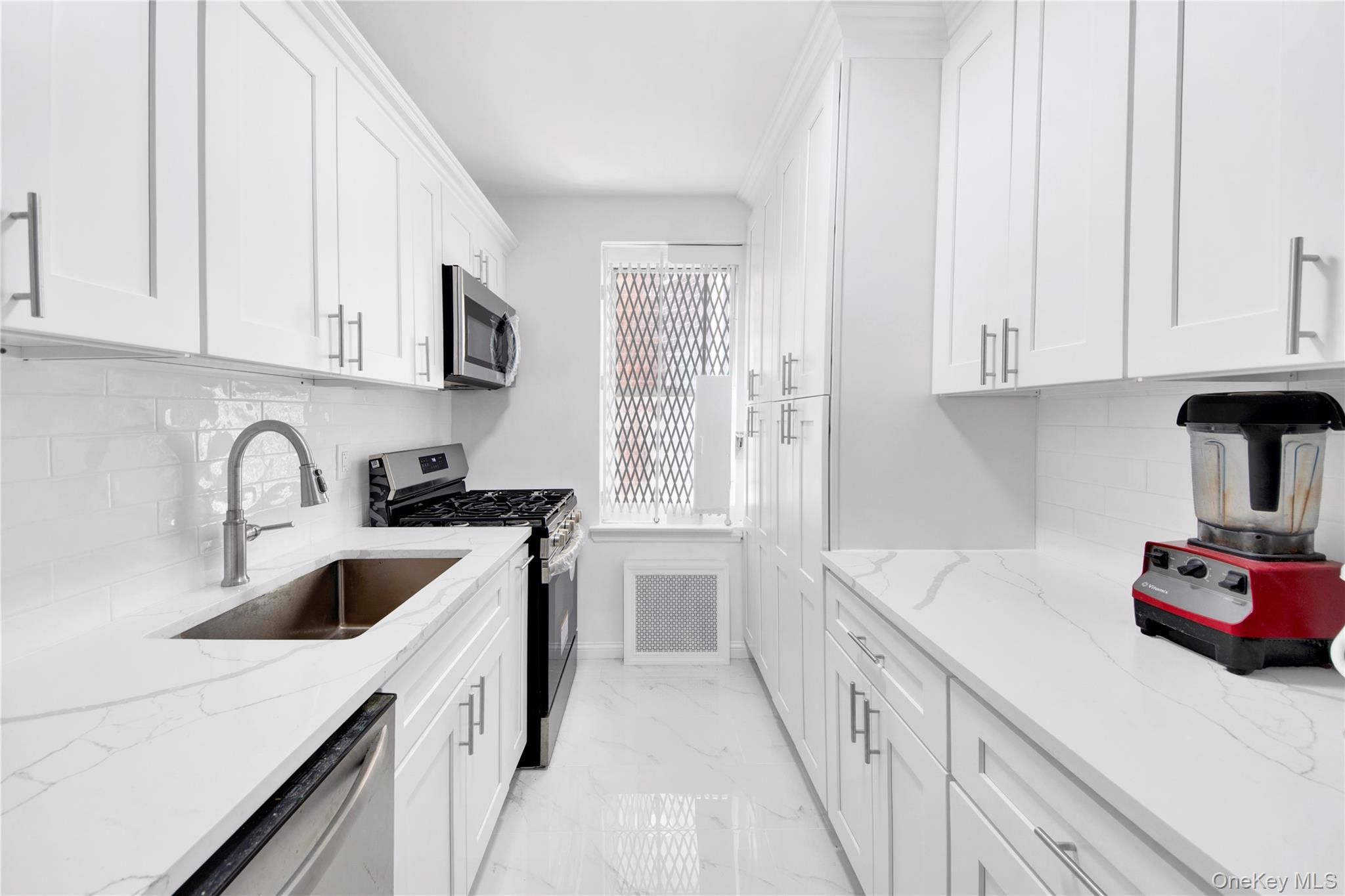 2080 Barnes Avenue # 3H, Bronx, NY 10462