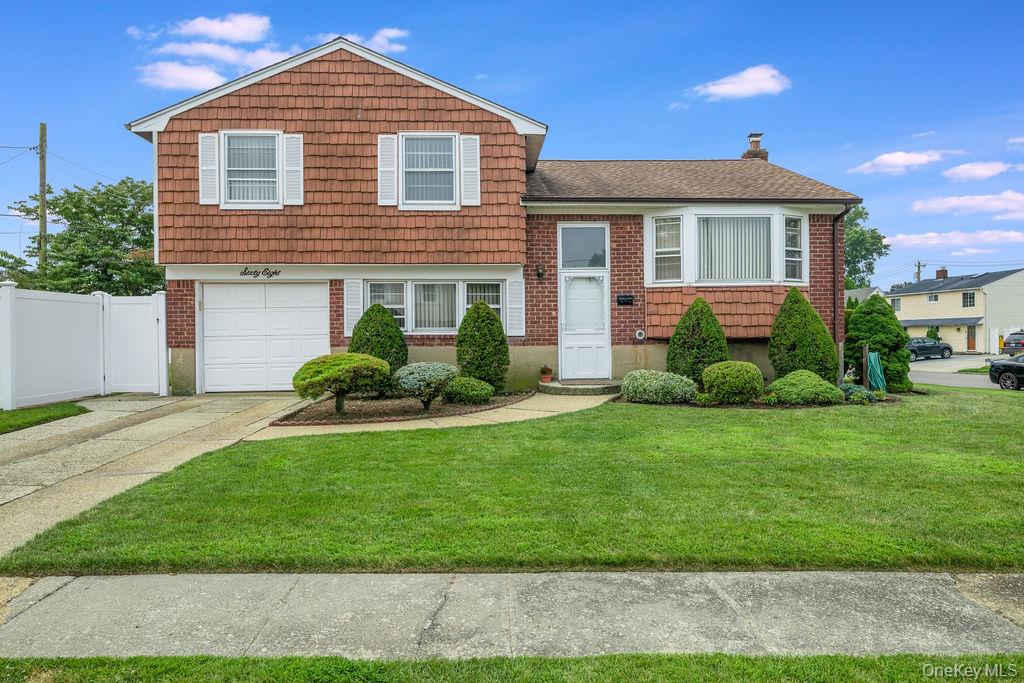 68 Dante Avenue, Hicksville, NY 11801