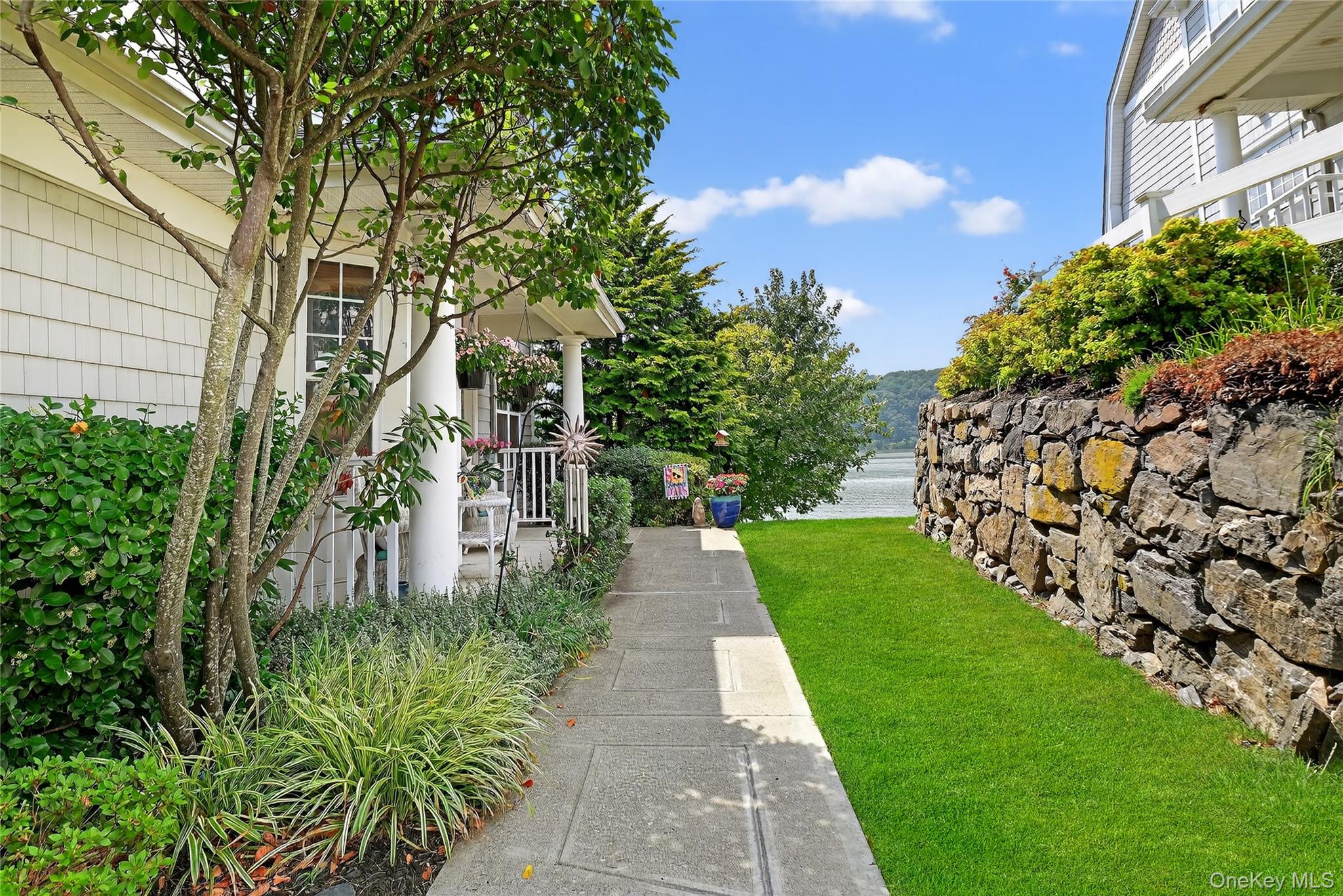 114 Hudson Pointe Drive, Poughkeepsie, NY 12601