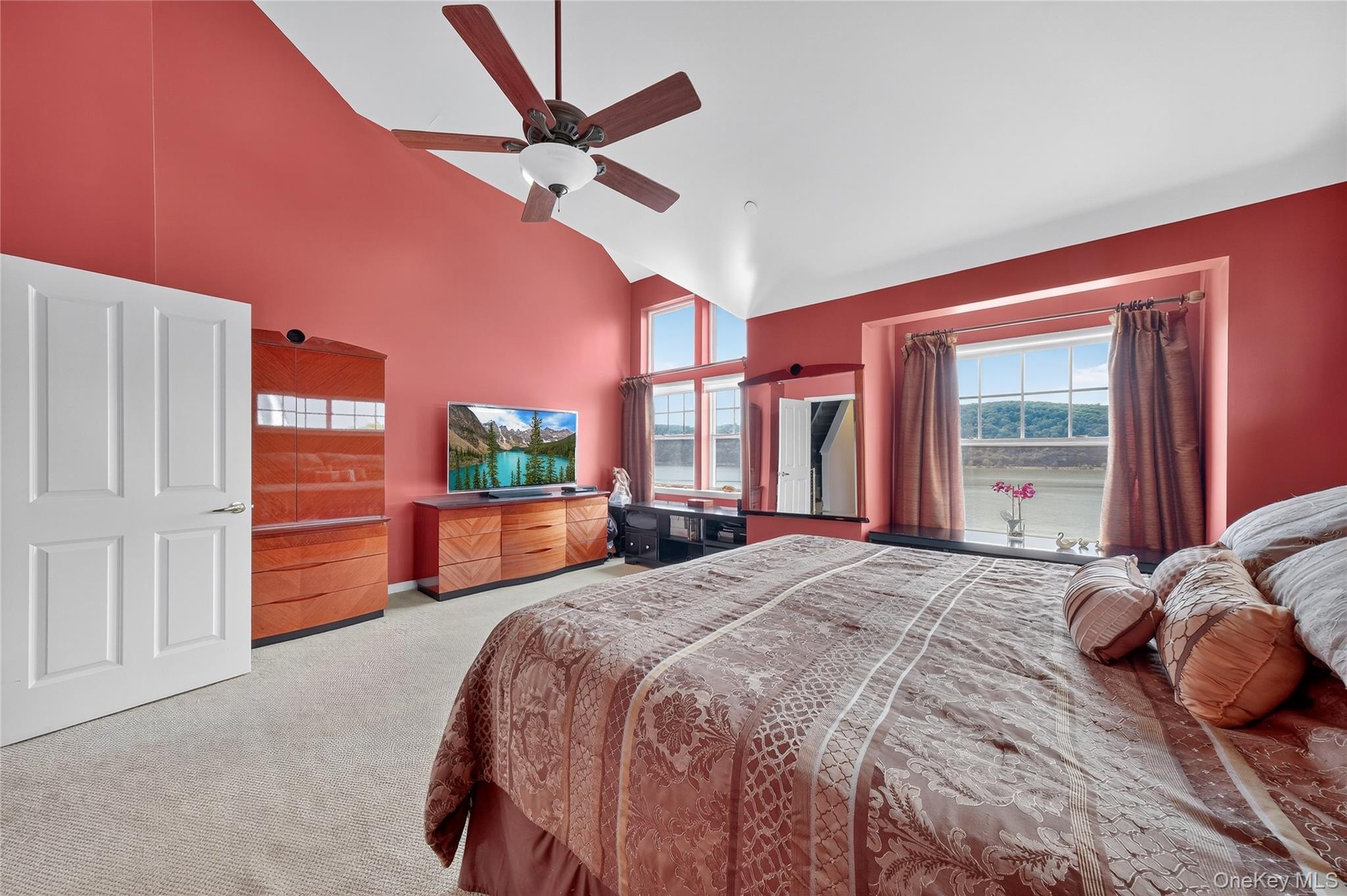 114 Hudson Pointe Drive, Poughkeepsie, NY 12601