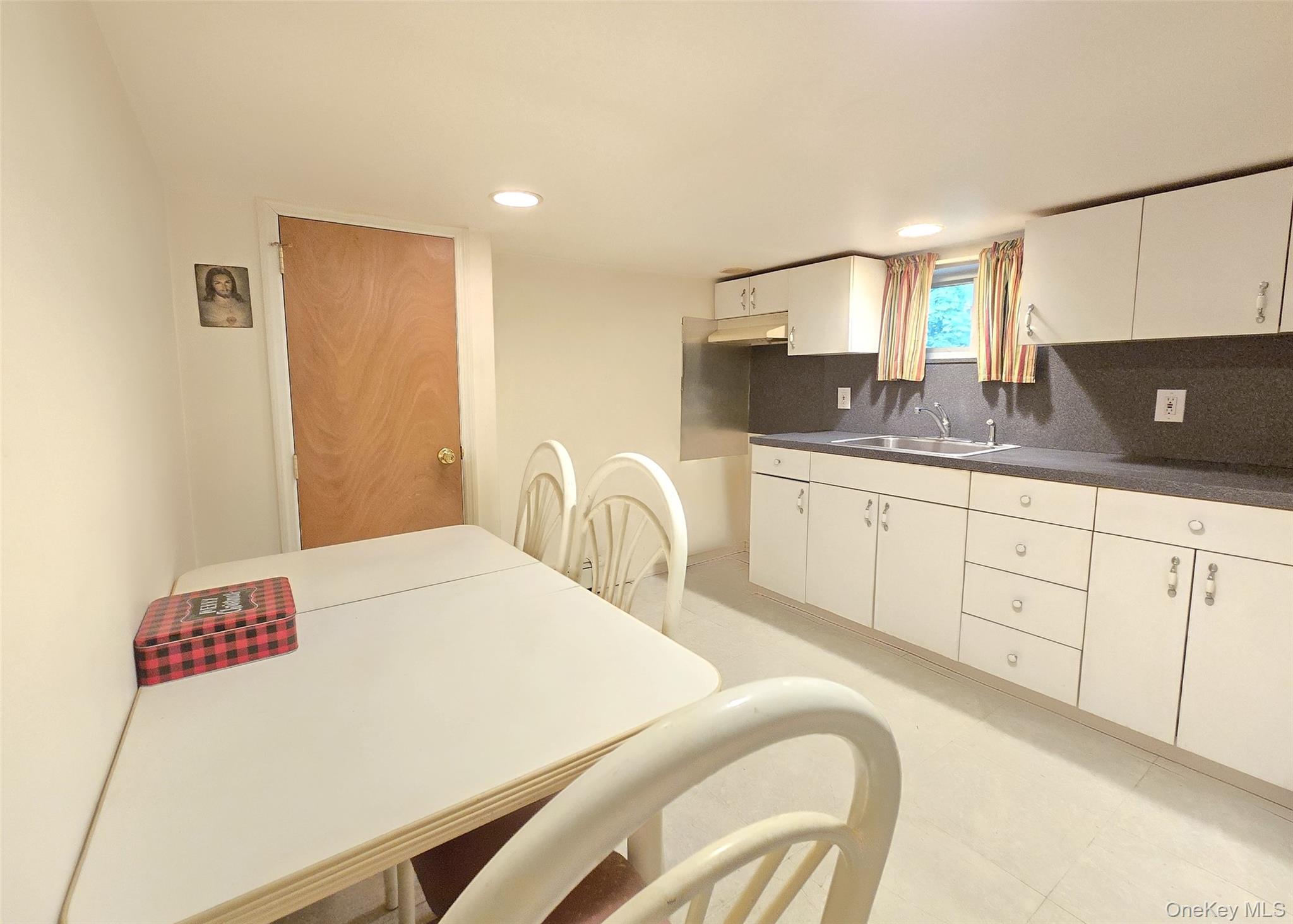 2291 Girard Place, Merrick, NY 11566