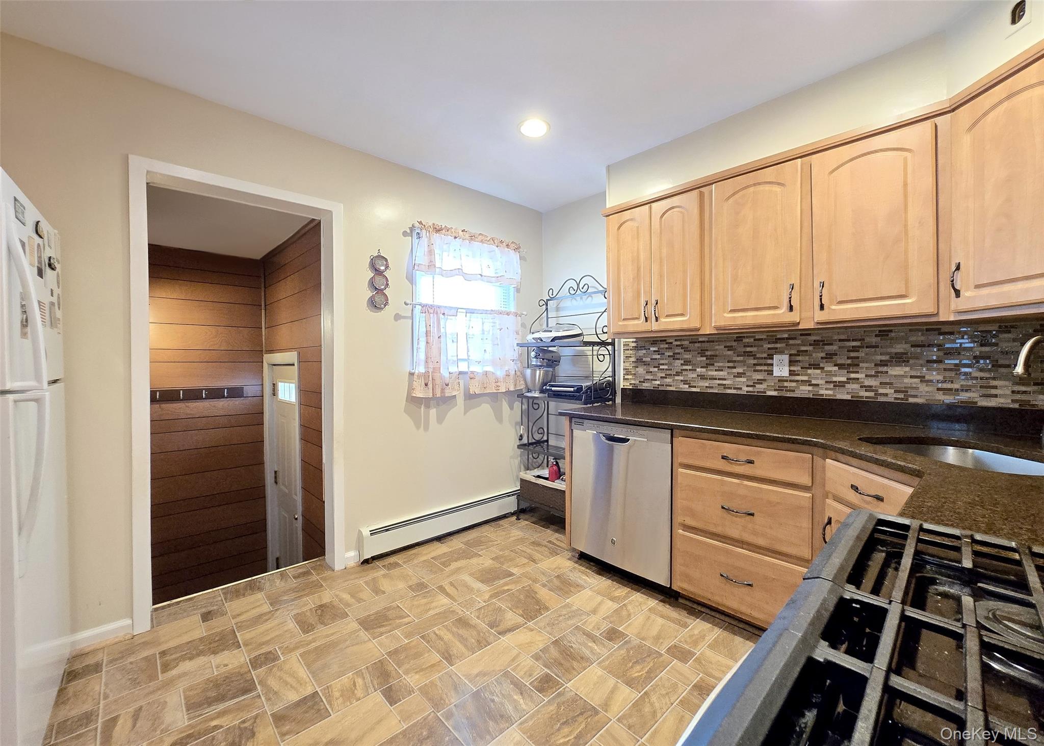 2291 Girard Place, Merrick, NY 11566