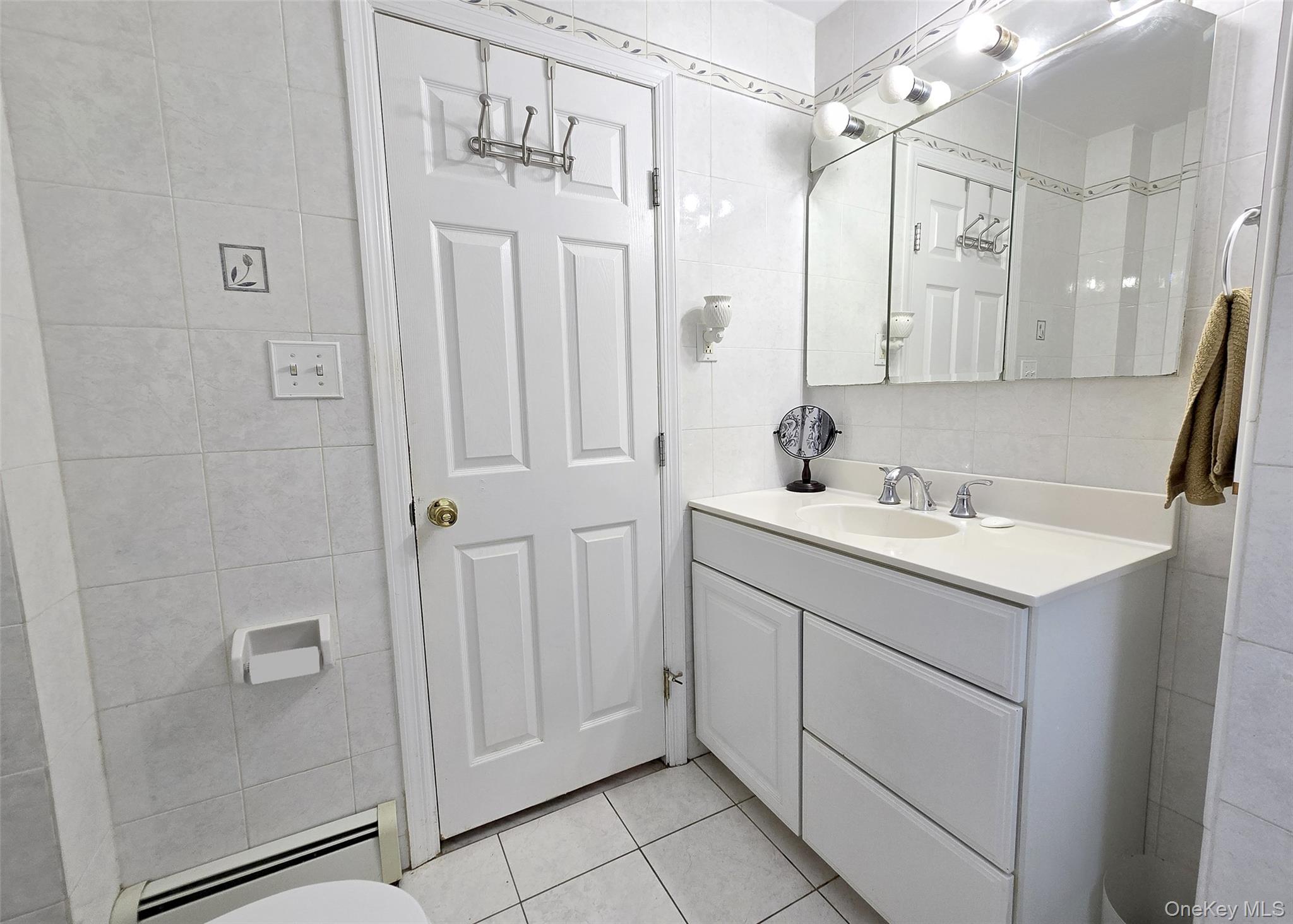 2291 Girard Place, Merrick, NY 11566