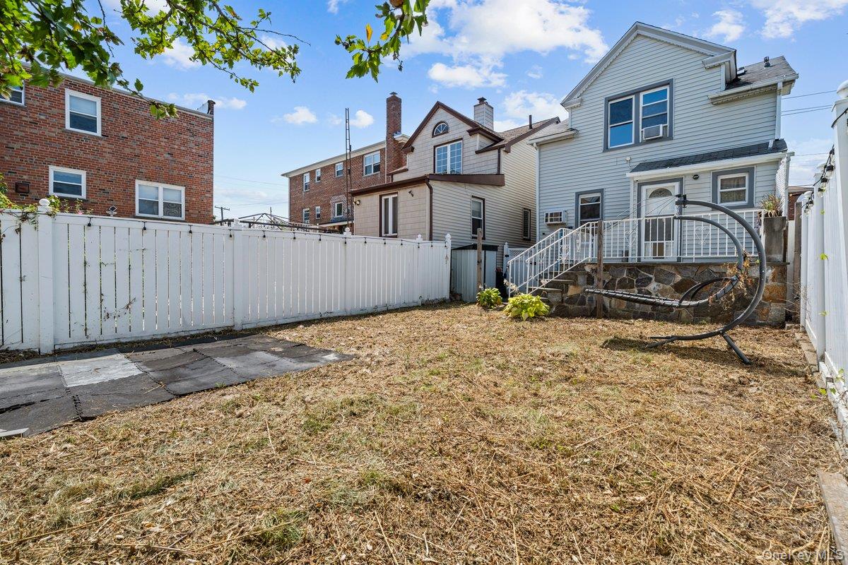 916 Clarence Avenue, Bronx, NY 10465