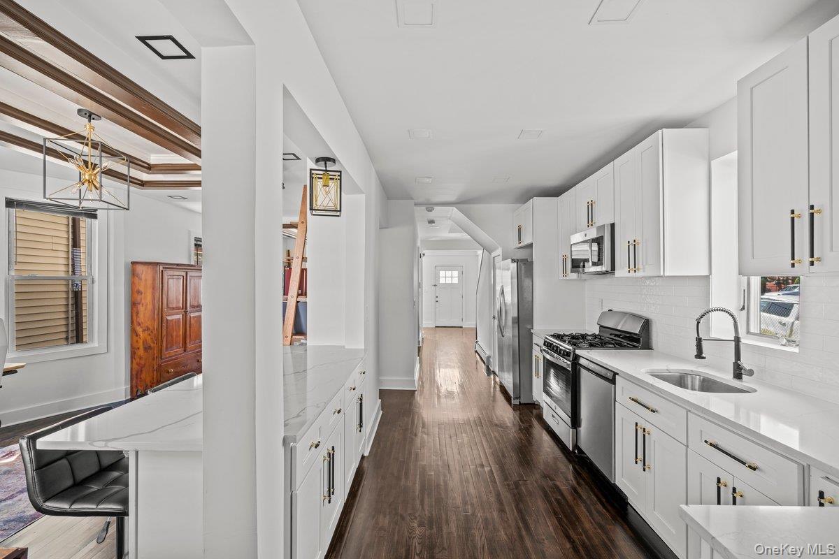 916 Clarence Avenue, Bronx, NY 10465