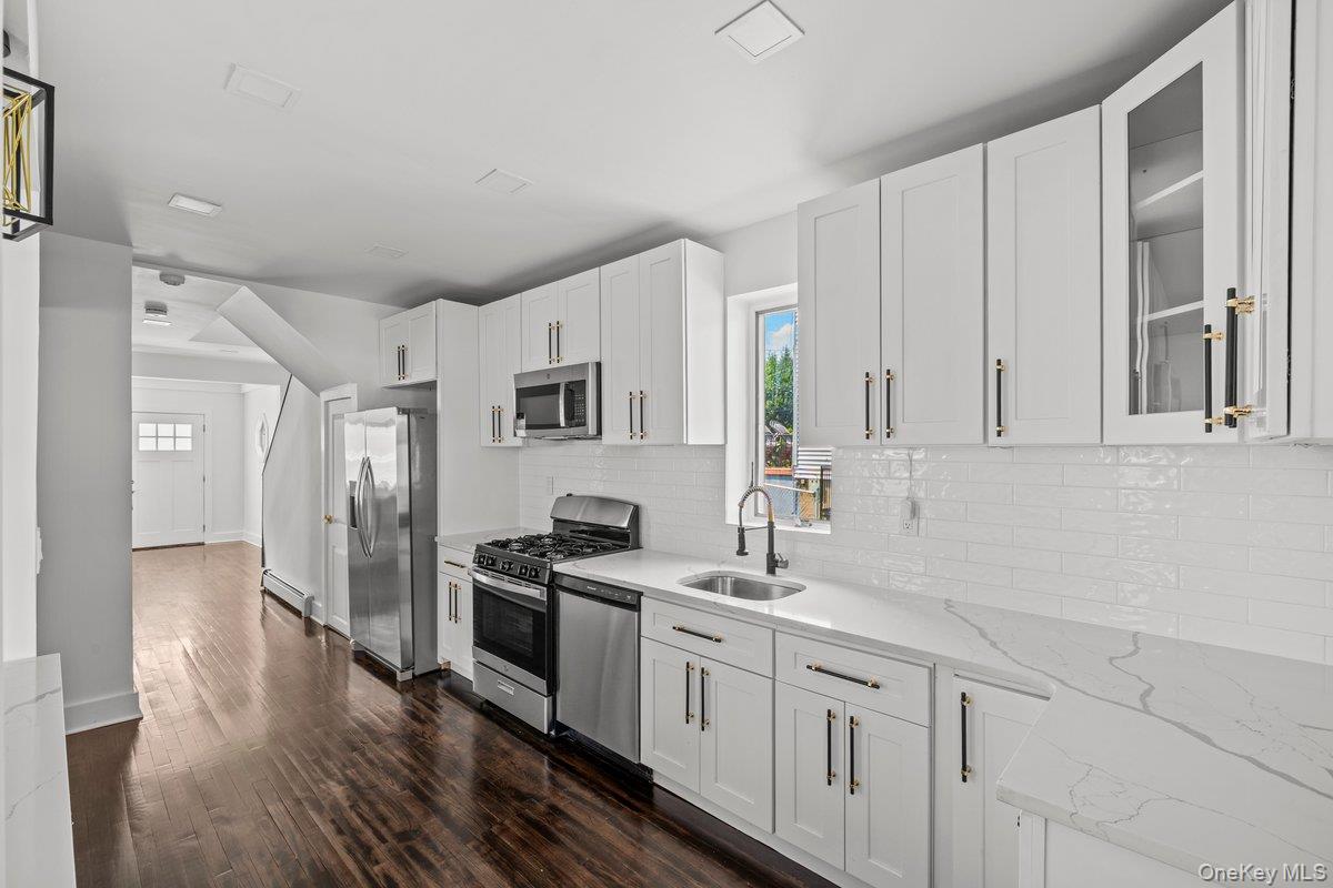 916 Clarence Avenue, Bronx, NY 10465