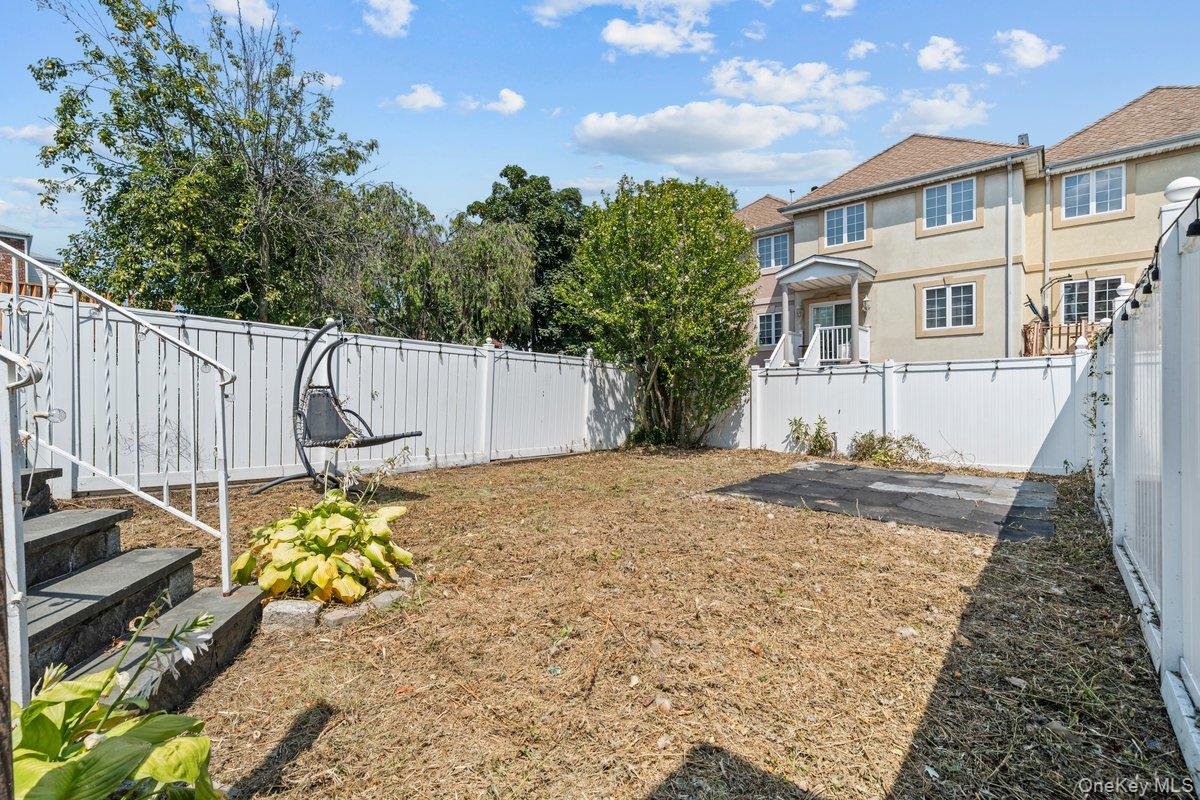 916 Clarence Avenue, Bronx, NY 10465