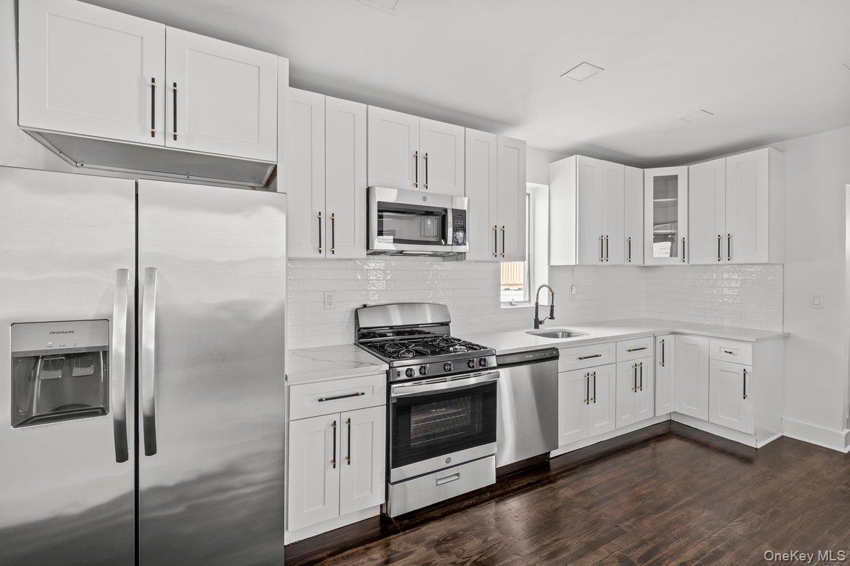 916 Clarence Avenue, Bronx, NY 10465