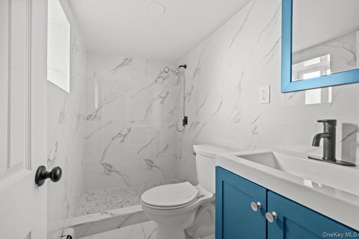 916 Clarence Avenue, Bronx, NY 10465