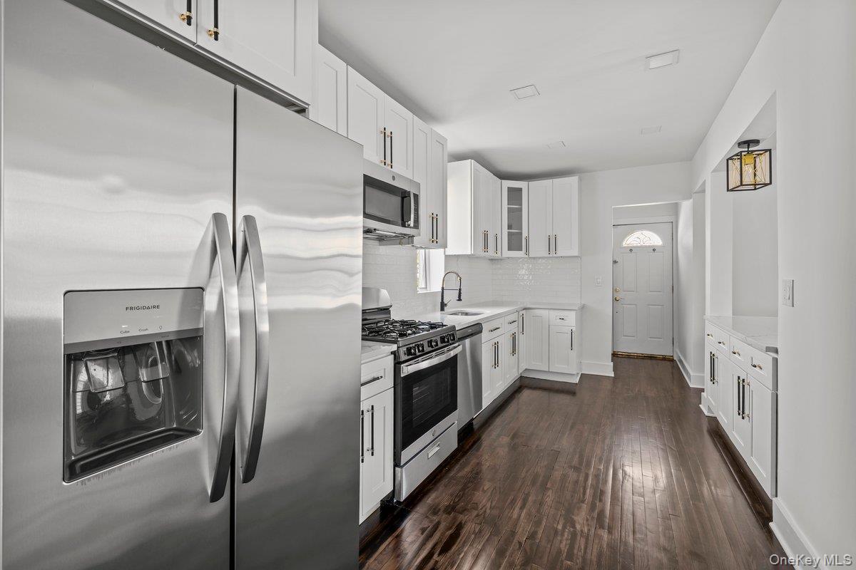 916 Clarence Avenue, Bronx, NY 10465