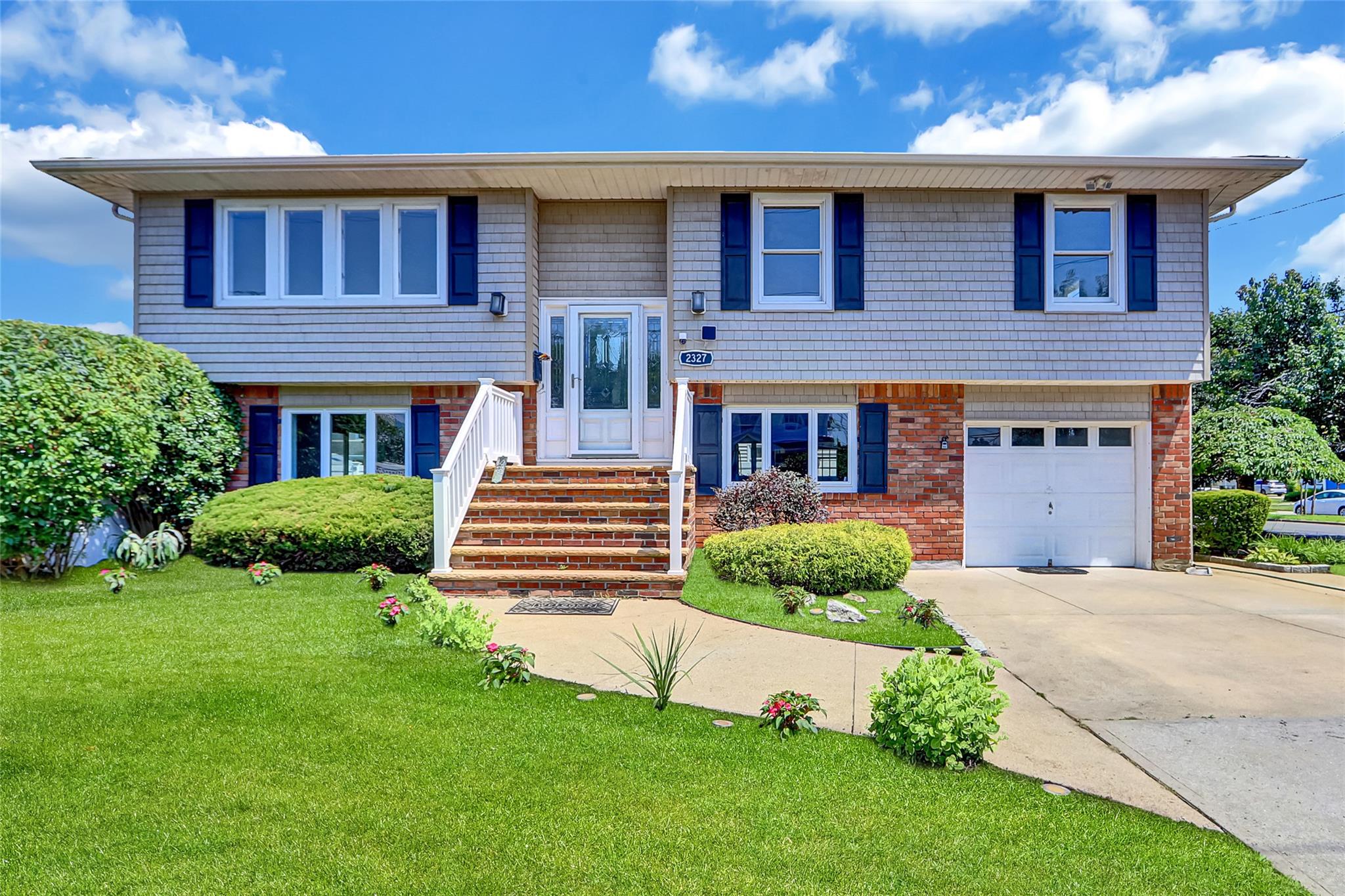 2327 Mattituck Avenue, Seaford, NY 11783