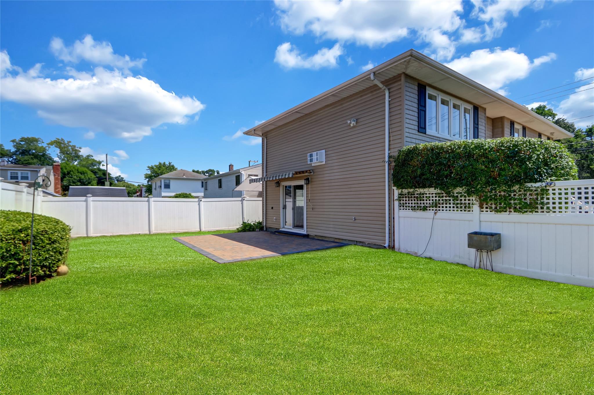 2327 Mattituck Avenue, Seaford, NY 11783